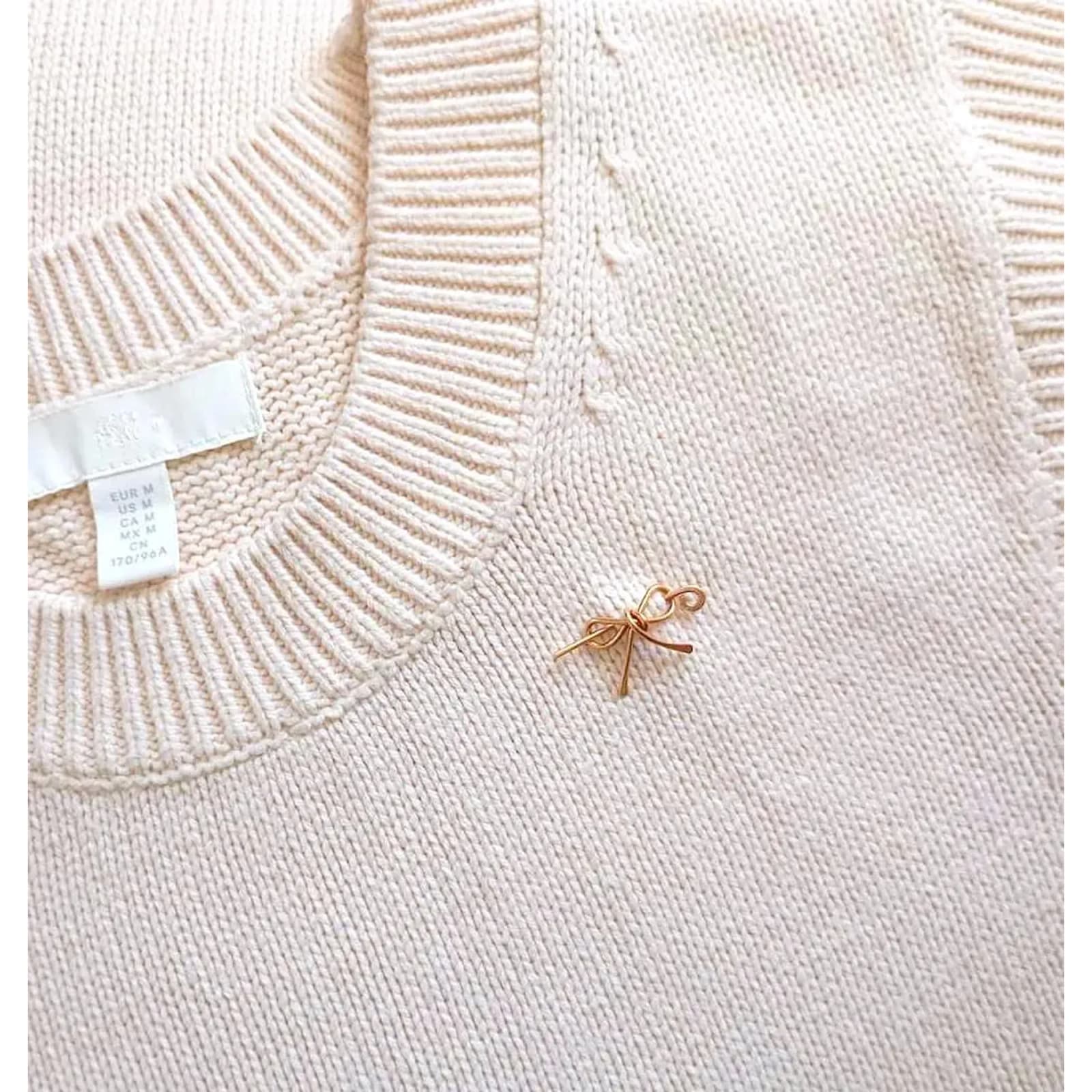 Tiny Gold Bow Pin, Mini Bow Brooch, Gold Plated Sweater Pin, Small Lapel Pin, Cardigan Pin, Minimalist Brooch, Gift for Her