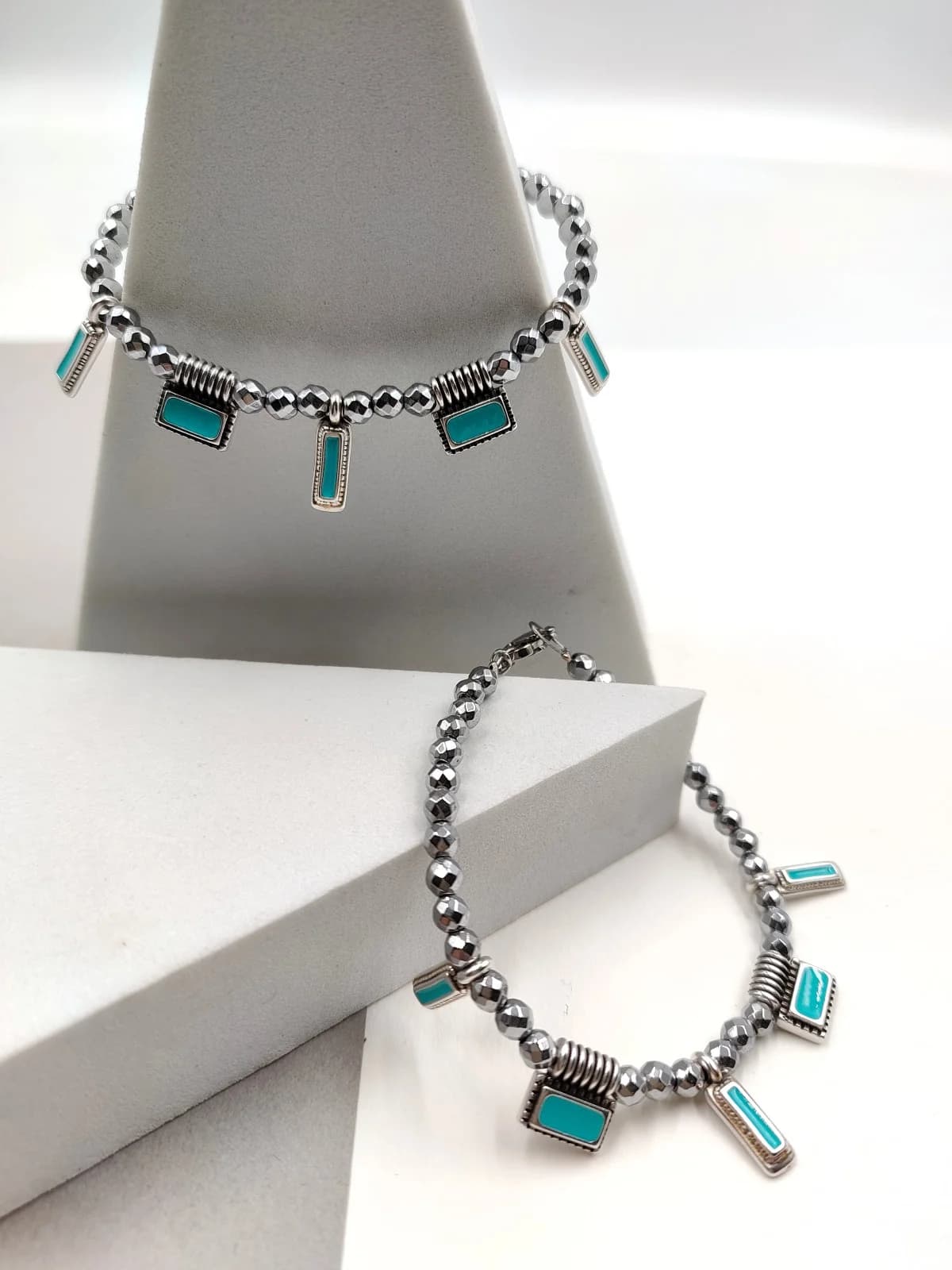 Bracelet with Hematite Beads and Silver-Plated Enamel Details by Magis Handmade Jewels