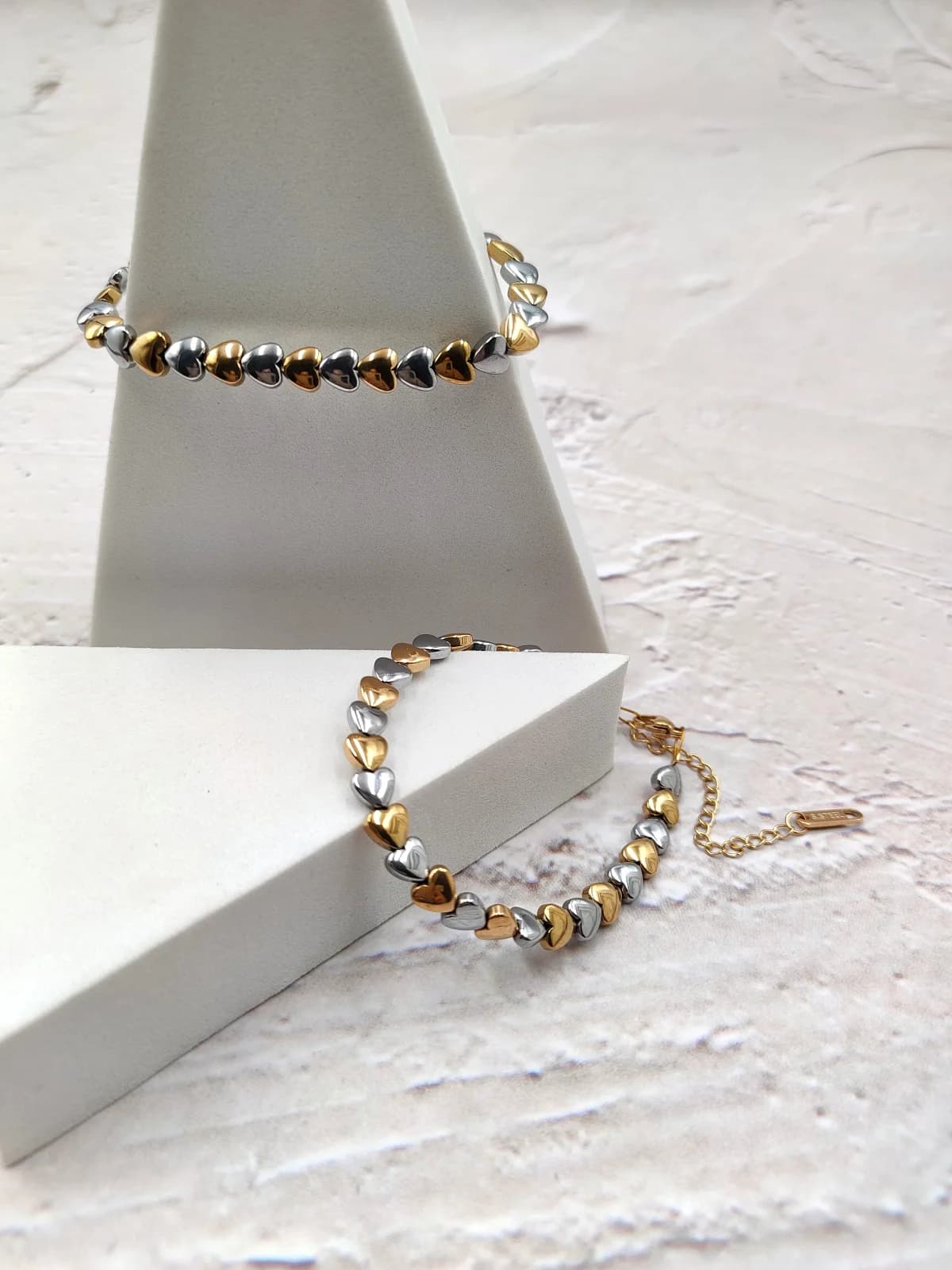Bracelet with Hematite Hearts by Magis Handmade Jewels