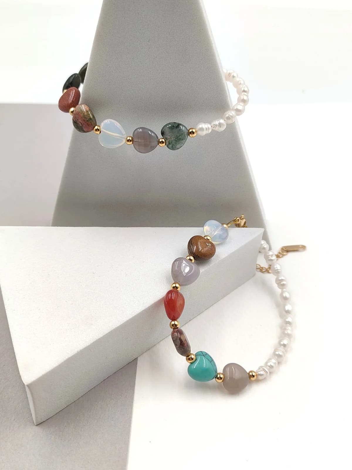 Bracelet with Pearls and Hearts by Magis Handmade Jewels