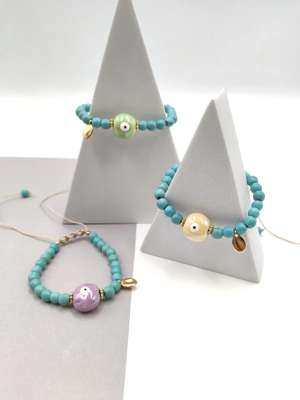Bracelet with Howlite and Ceramic Evil Eye by Magis Handmade Jewels