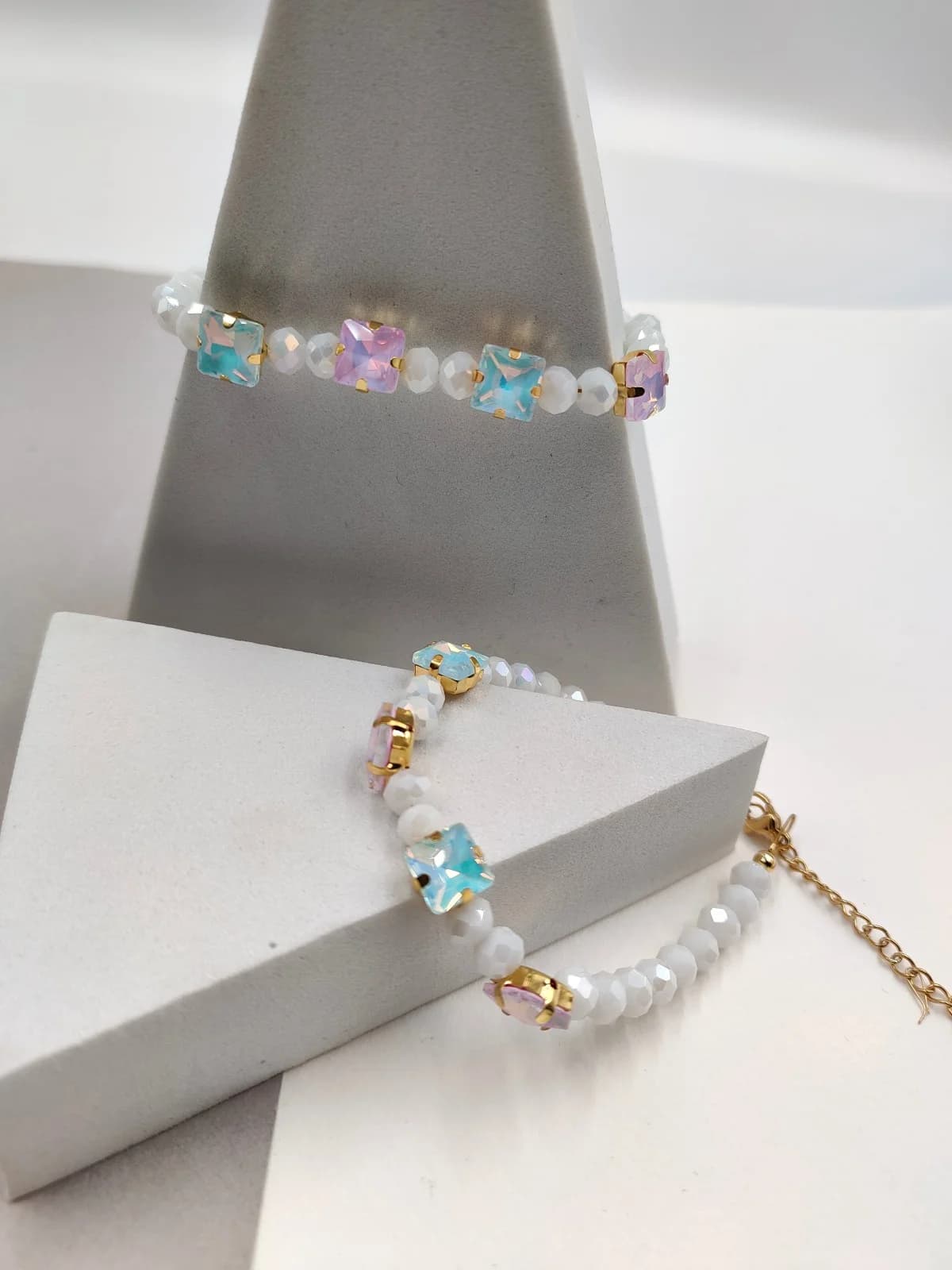 Bracelet with Faceted Crystals and Acrylic Beads by Magis Handmade Jewels