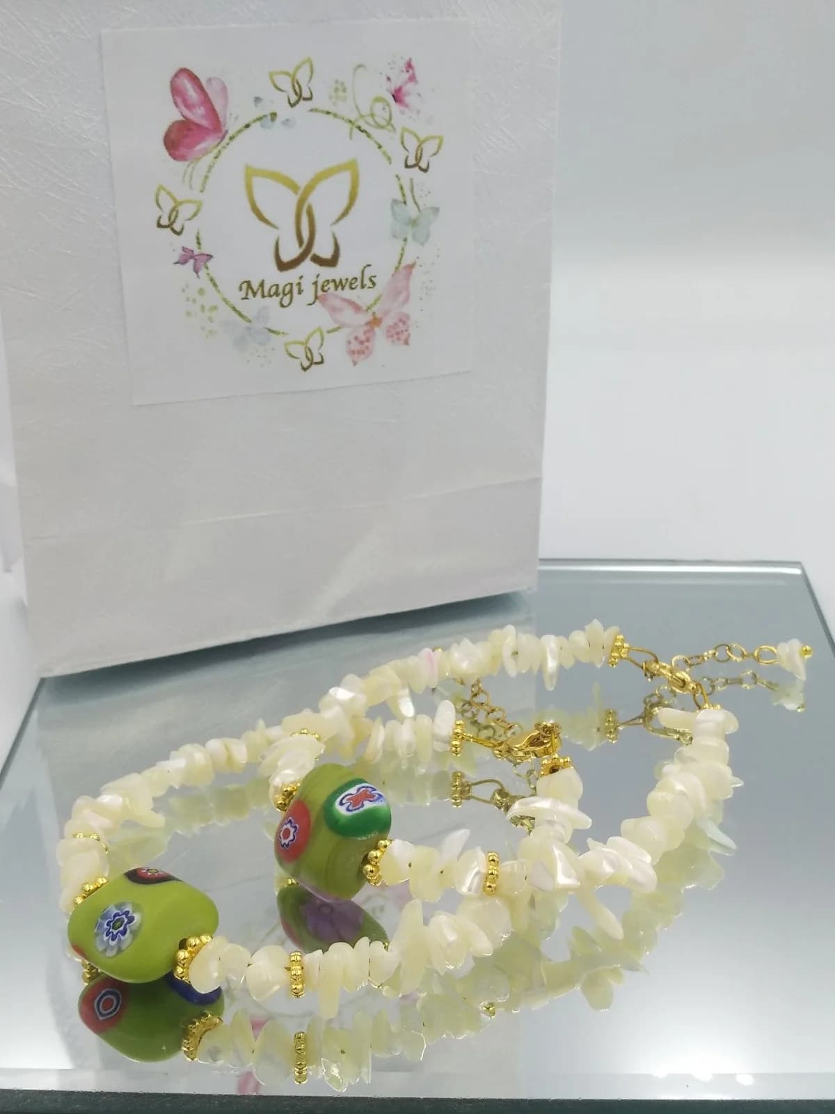 Bracelet with Mother-of-Pearl Beads by Magis Handmade Jewels