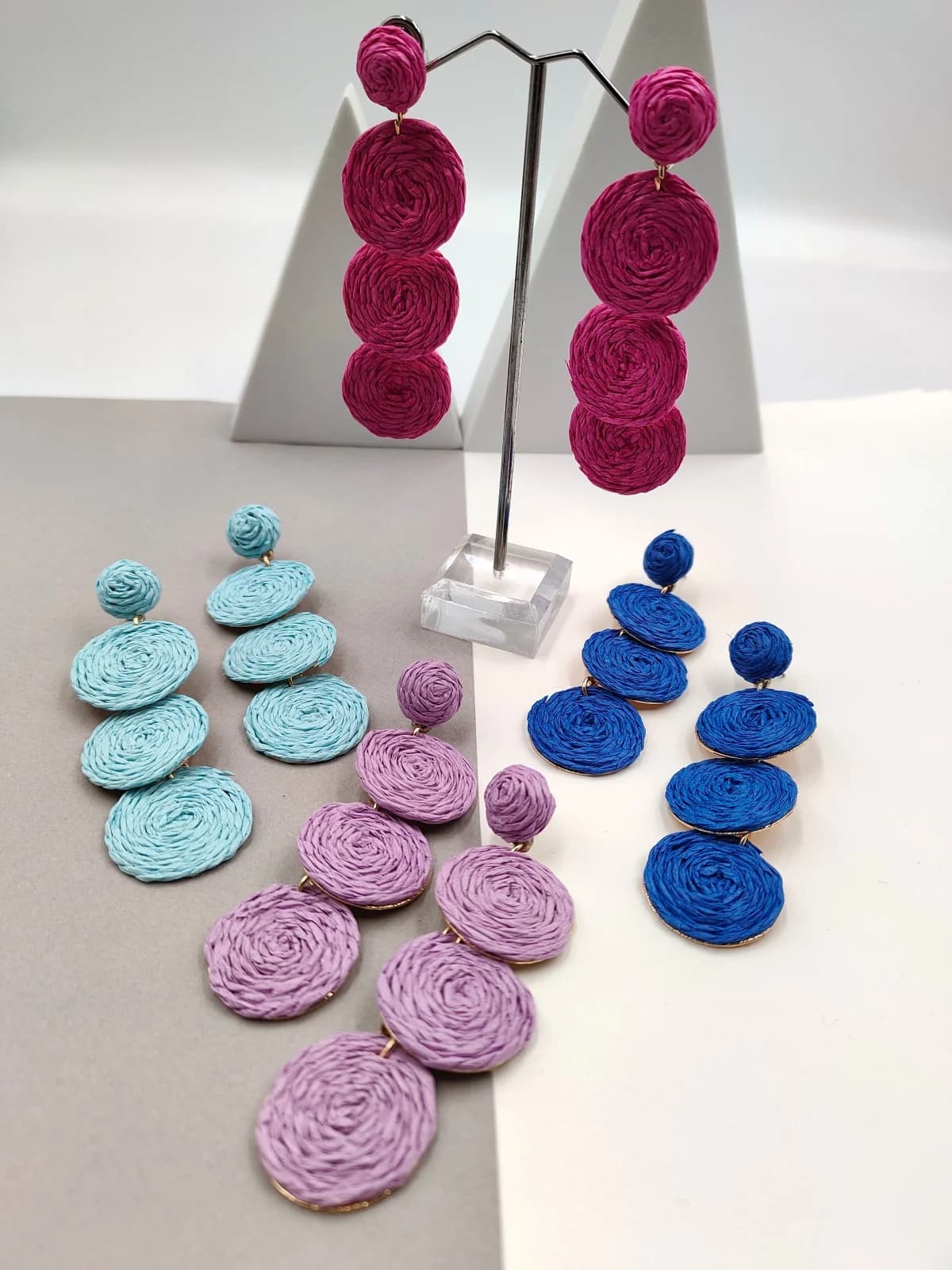 Earrings with Circles and Raffia by Magis Handmade Jewels