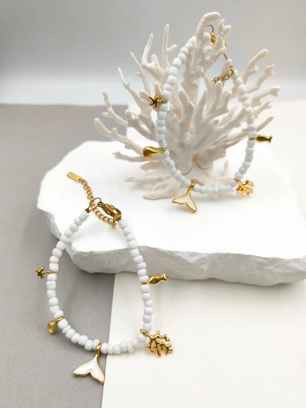 Bracelet with Glass Beads and Gold-Plated Details by Magis Handmade Jewels
