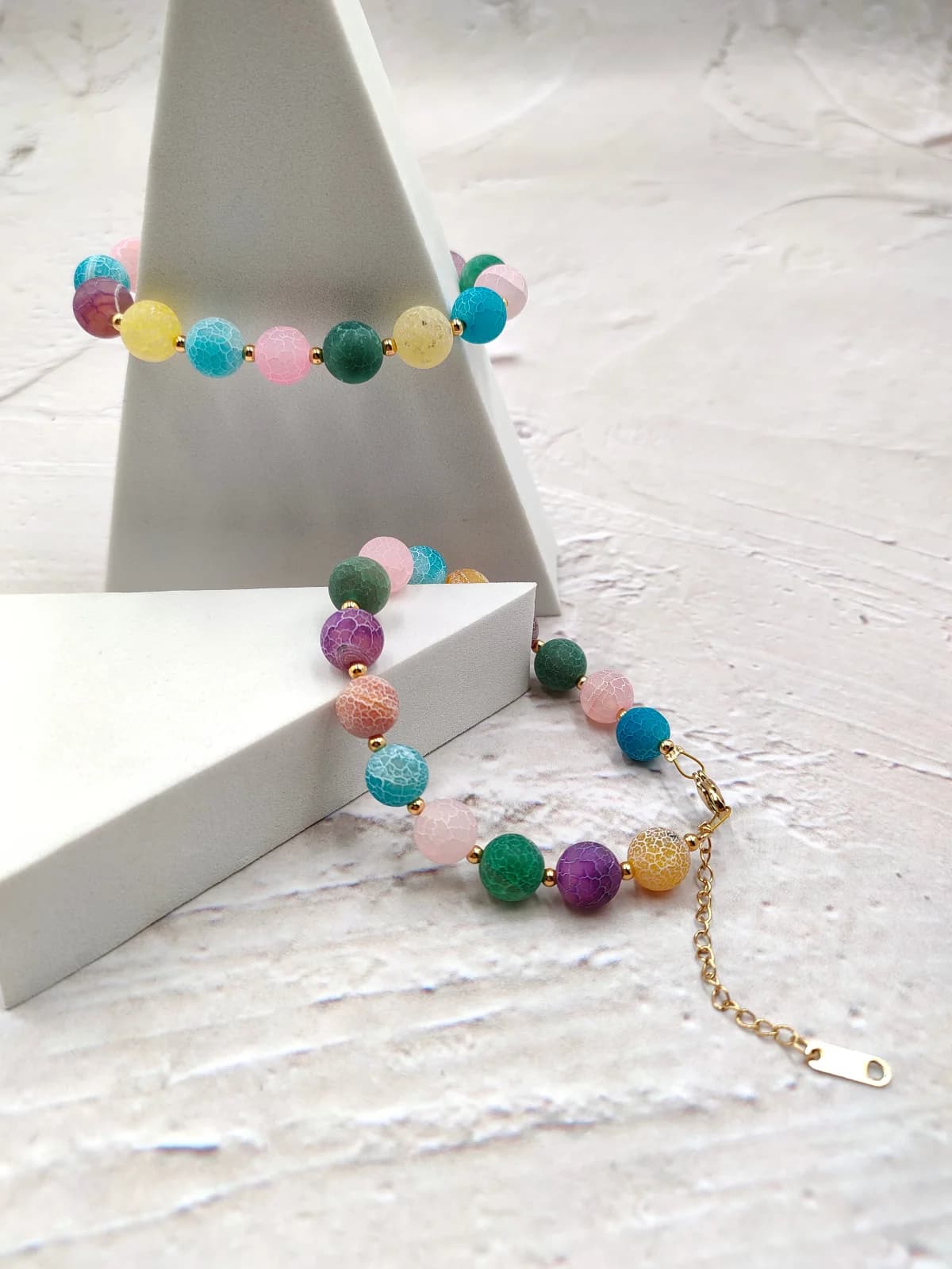 Bracelet with Agate Beads and Gold-Plated Details by Magis Handmade Jewels