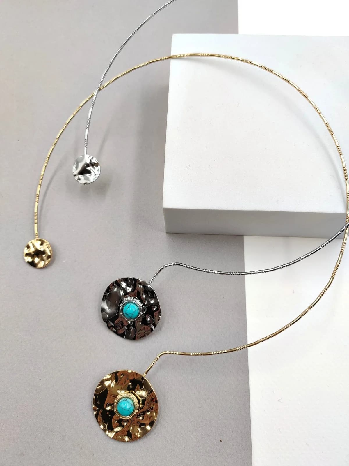 Stainless Steel Choker Necklace with Howlite by Magis Handmade Jewels