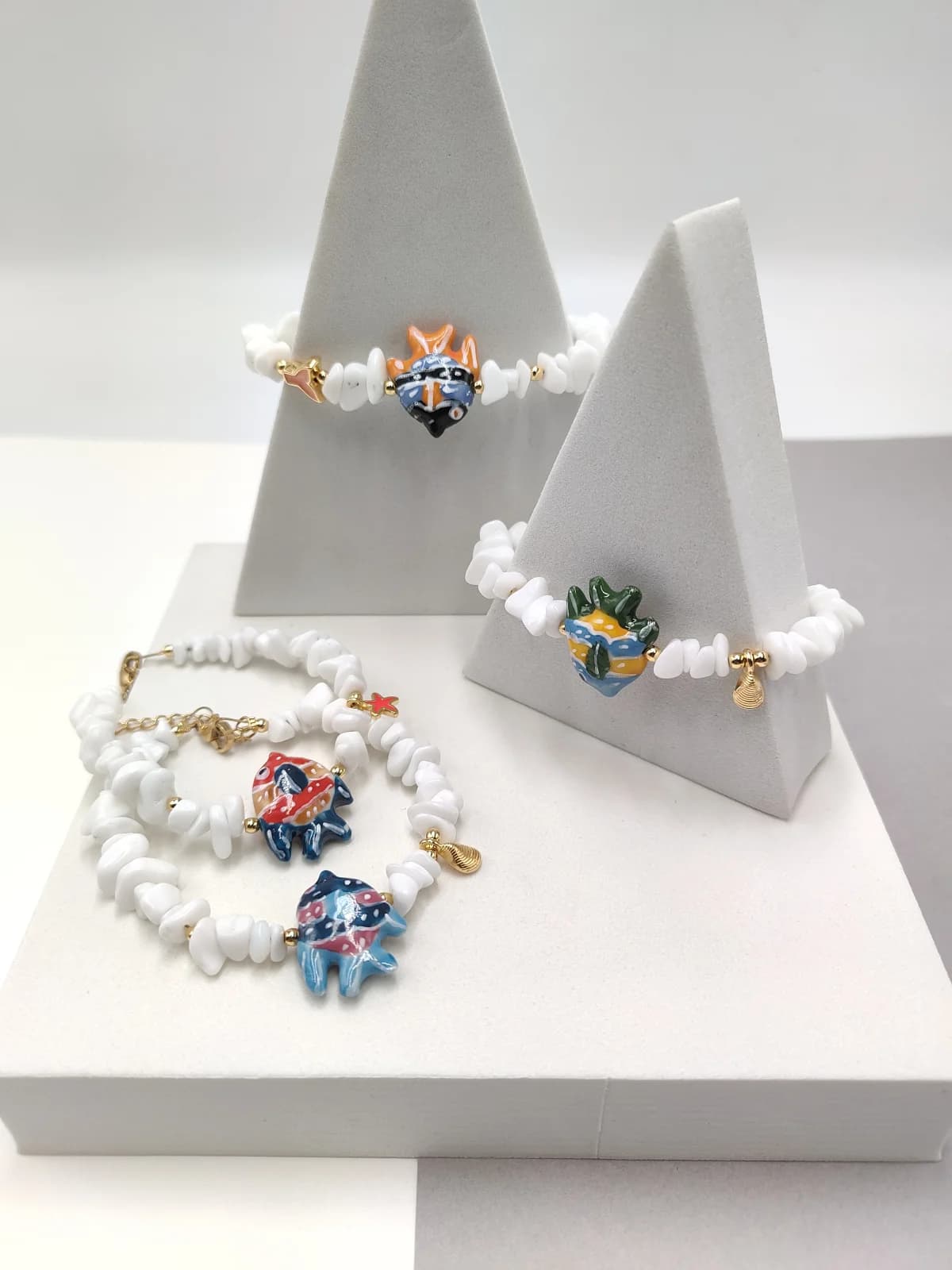 Bracelet with Glass Beads and Porcelain Fish by Magis Handmade Jewels