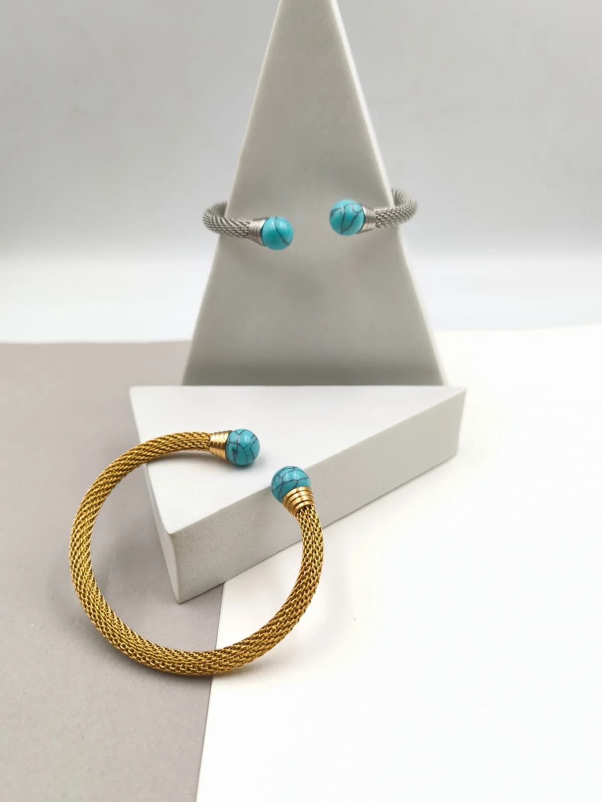 Stainless Steel Bracelet with Howlite by Magis Handmade Jewels