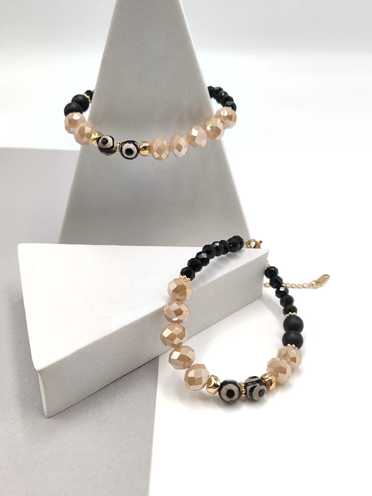Bracelet with Agate Beads, Crystals and Gold-Plated Details by Magis Handmade Jewels