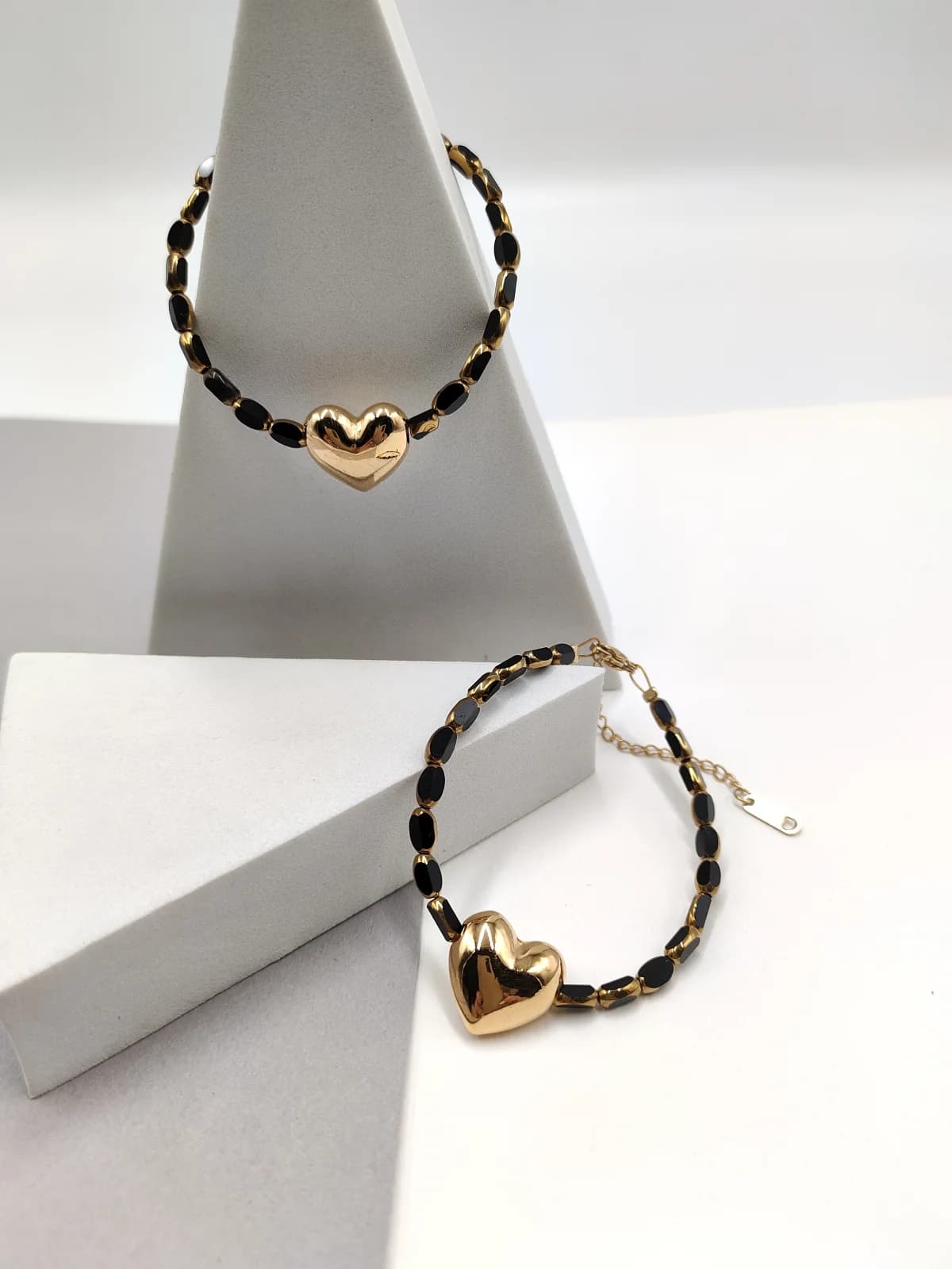 Bracelet with Glass Beads and Gold-Plated Heart by Magis Handmade Jewels