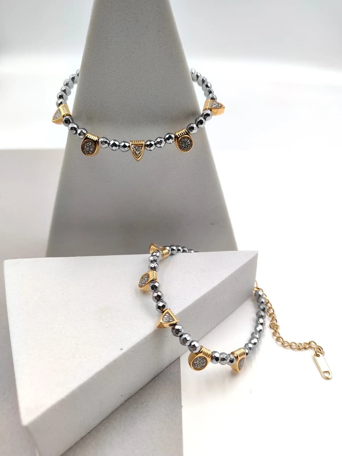 Bracelet with Hematite Beads and Gold-Plated Enamel Details by Magis Handmade Jewels