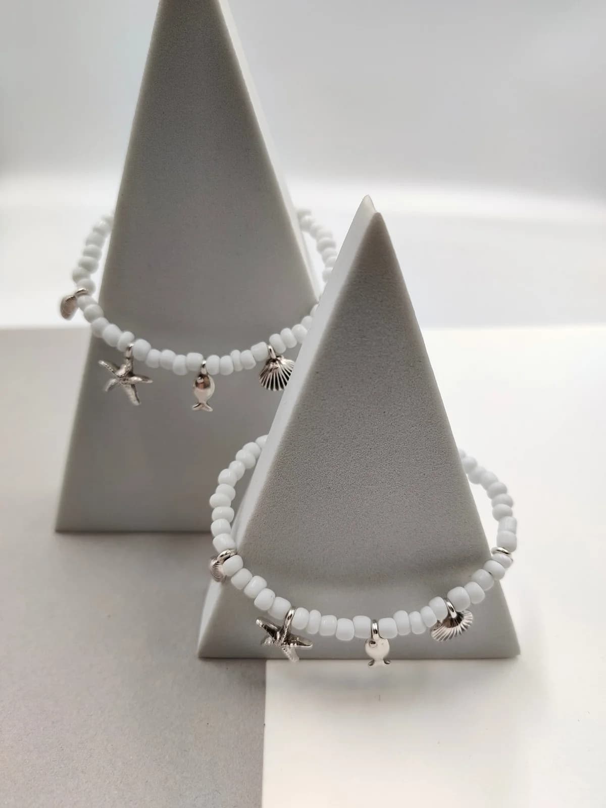Bracelet with Beads and Silver-Plated Details by Magis Handmade Jewels