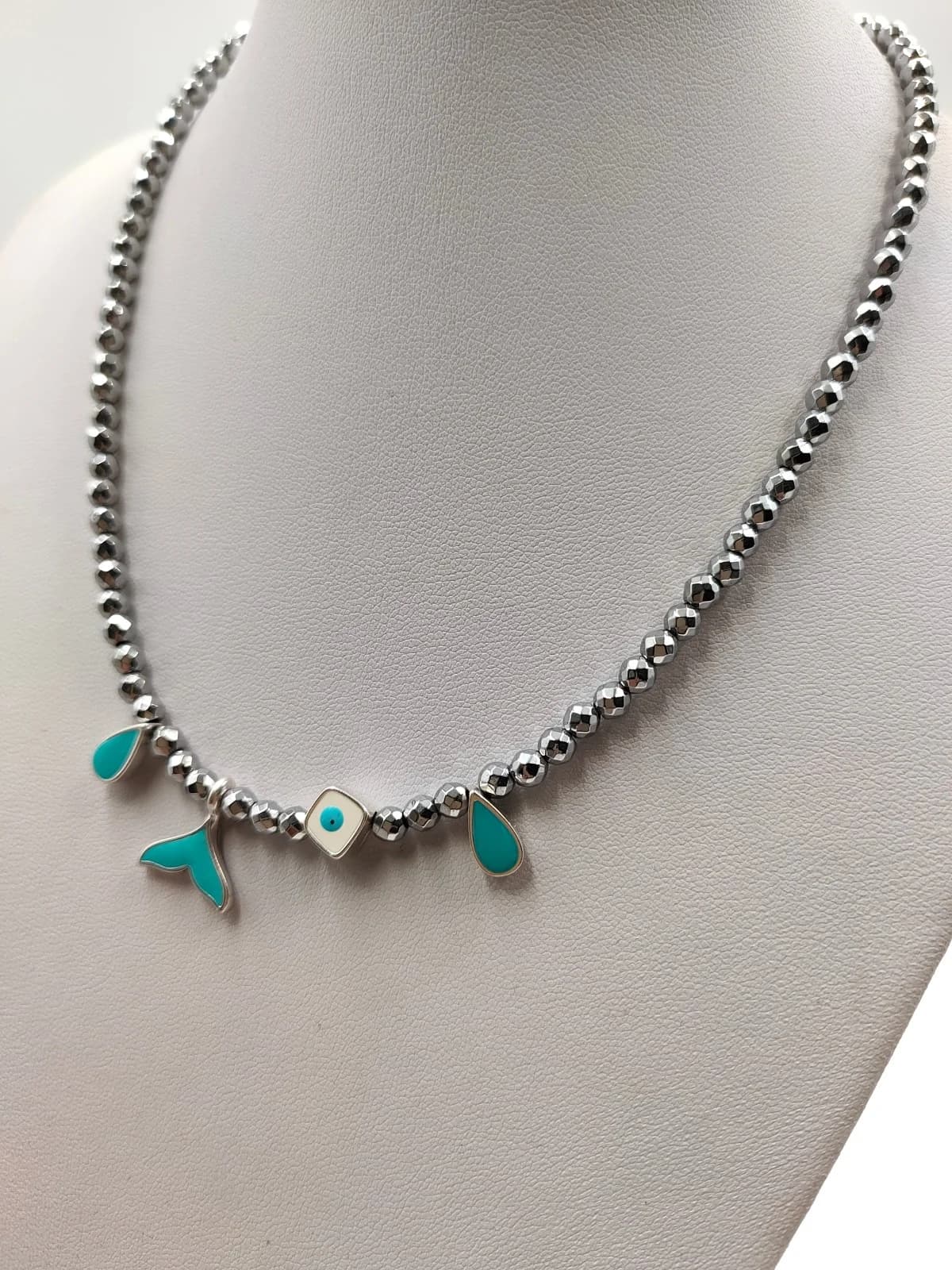 Necklace with Hematite Beads and Silver-Plated Enamel Details by Magis Handmade Jewels