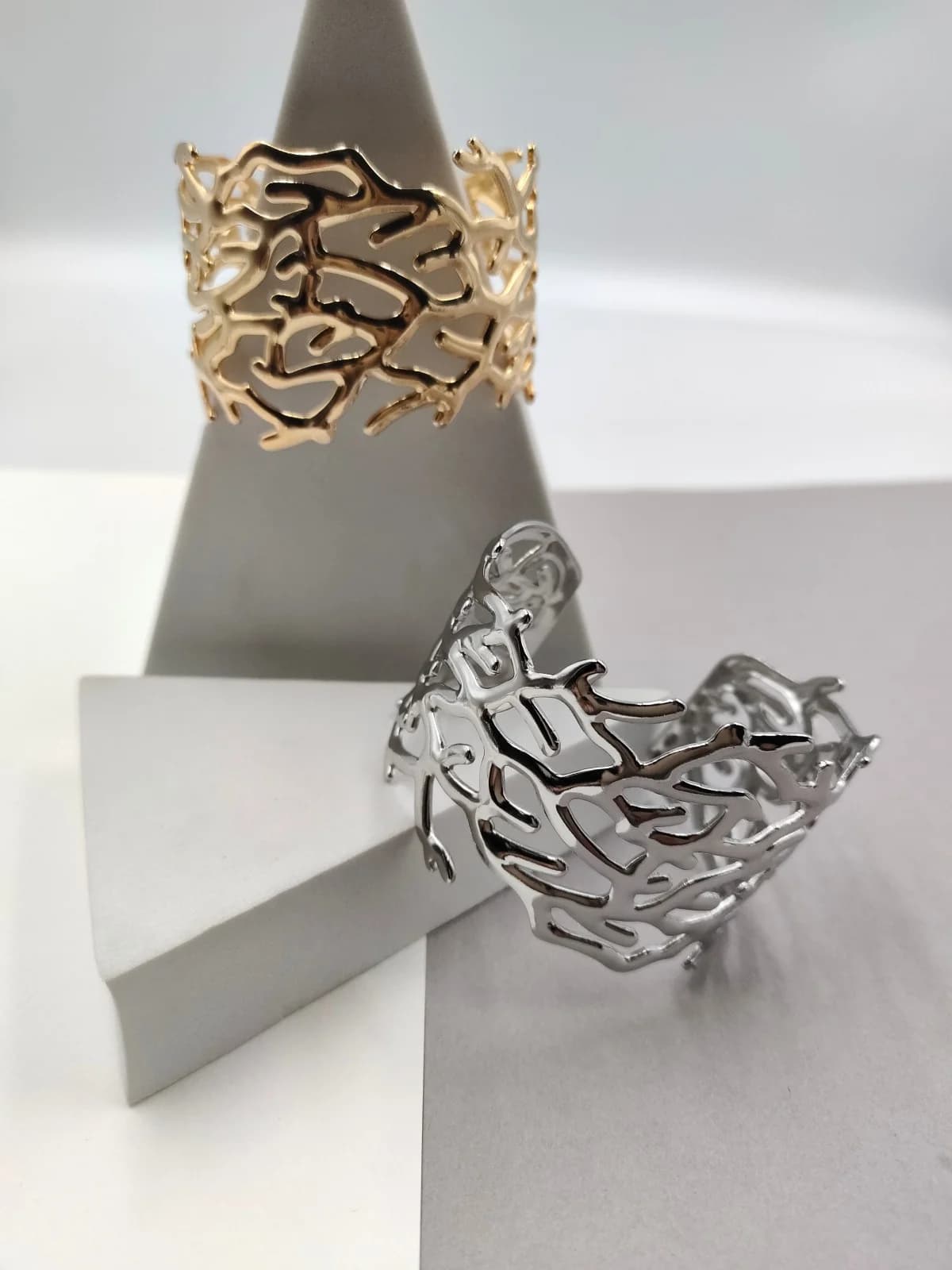 Stainless Steel Bracelet with Coral Design by Magis Handmade Jewels