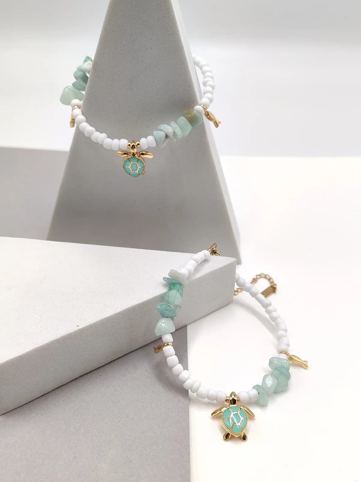 Bracelet with Glass Beads, Aventurine Chips and Gold-Plated Details by Magis Handmade Jewels