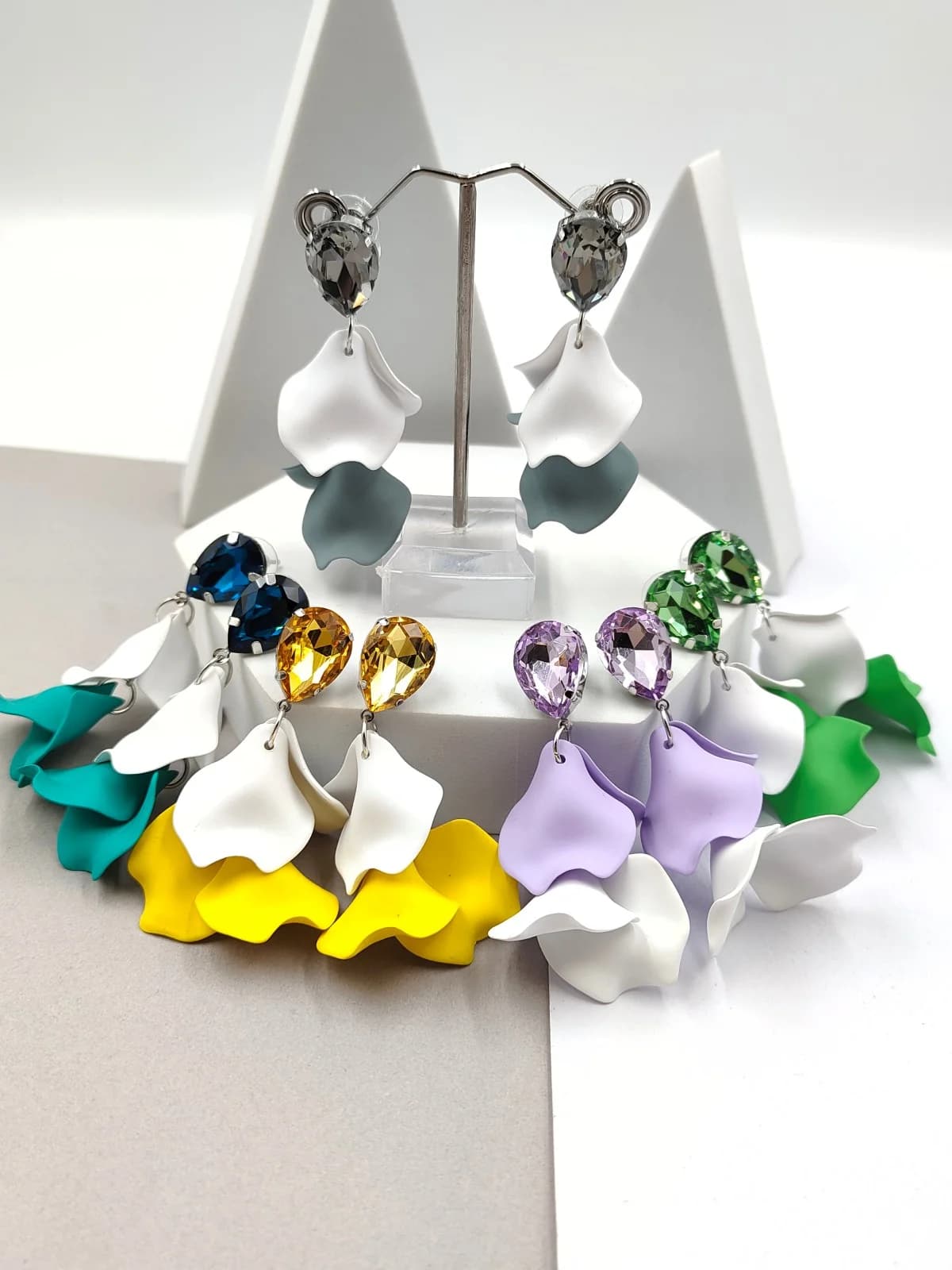Earrings with Acrylic Leaves and Rhinestones by Magis Handmade Jewels
