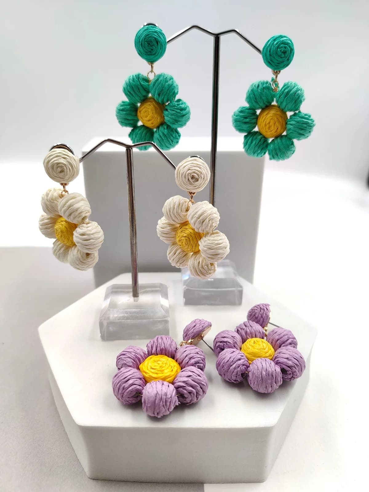 Earrings with Flowers and Raffia by Magis Handmade Jewels