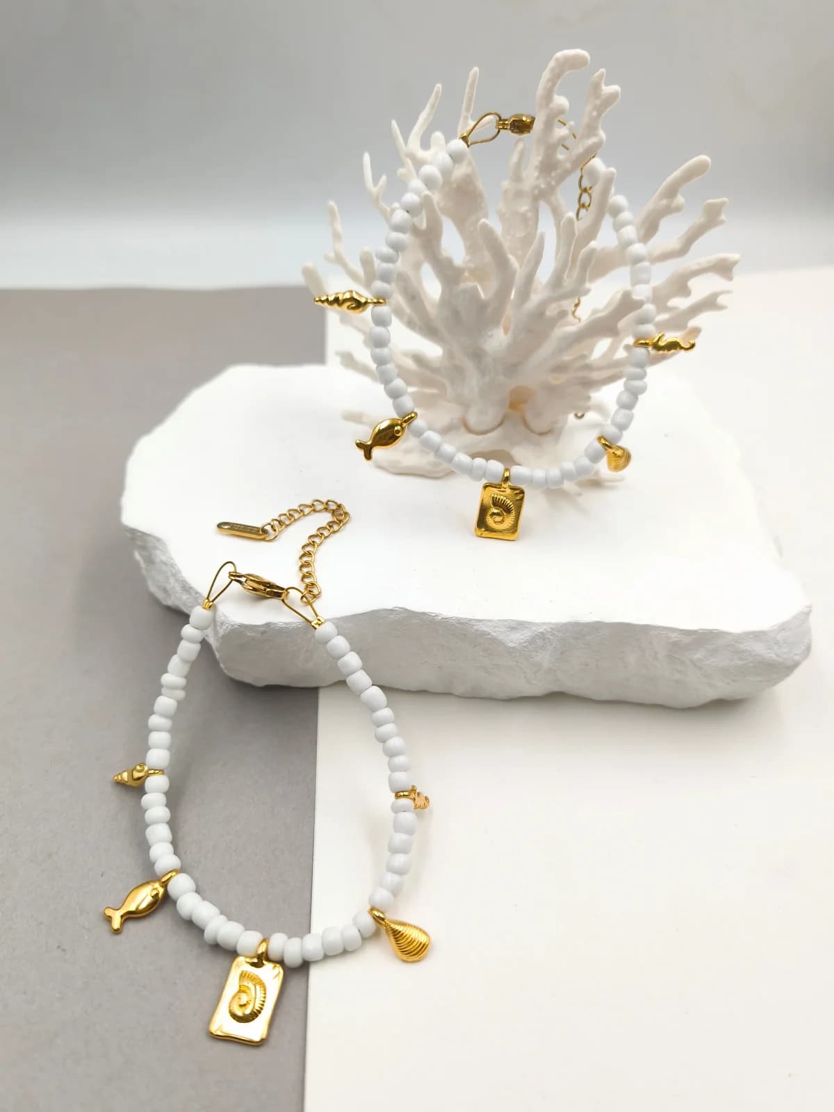 Bracelet with Glass Beads and Gold-Plated Details by Magis Handmade Jewels
