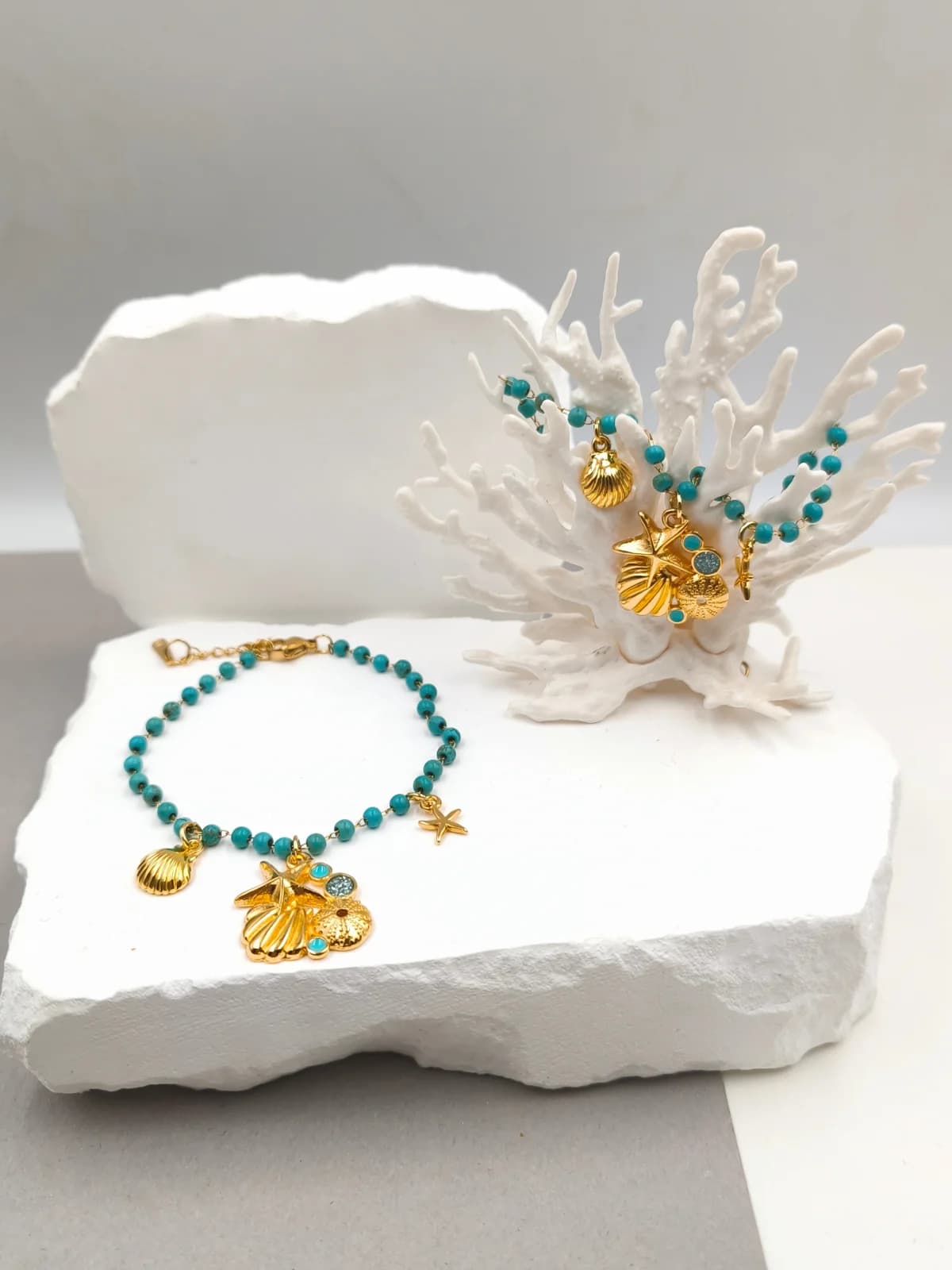 Stainless Steel Bracelet with Howlite and Gold-Plated Details by Magis Handmade Jewels