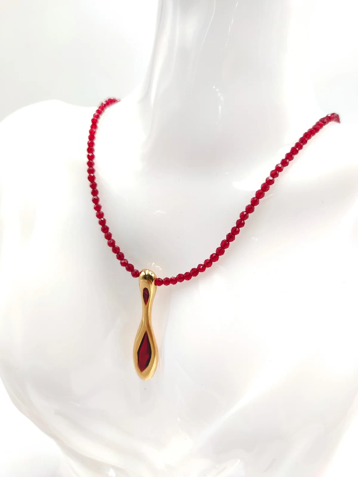 Necklace with Crystal Beads and Gold-Plated Detail with Enamel by Magis Handmade Jewels
