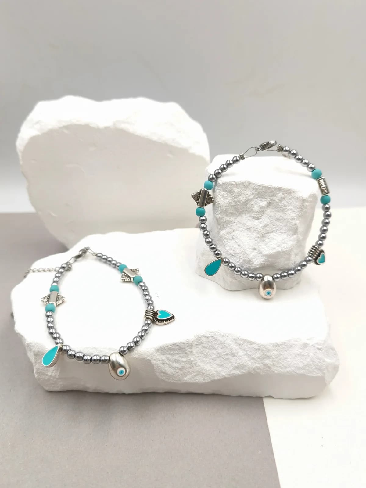 Bracelet with Hematite Beads and Silver-Plated Enamel Details by Magis Handmade Jewels