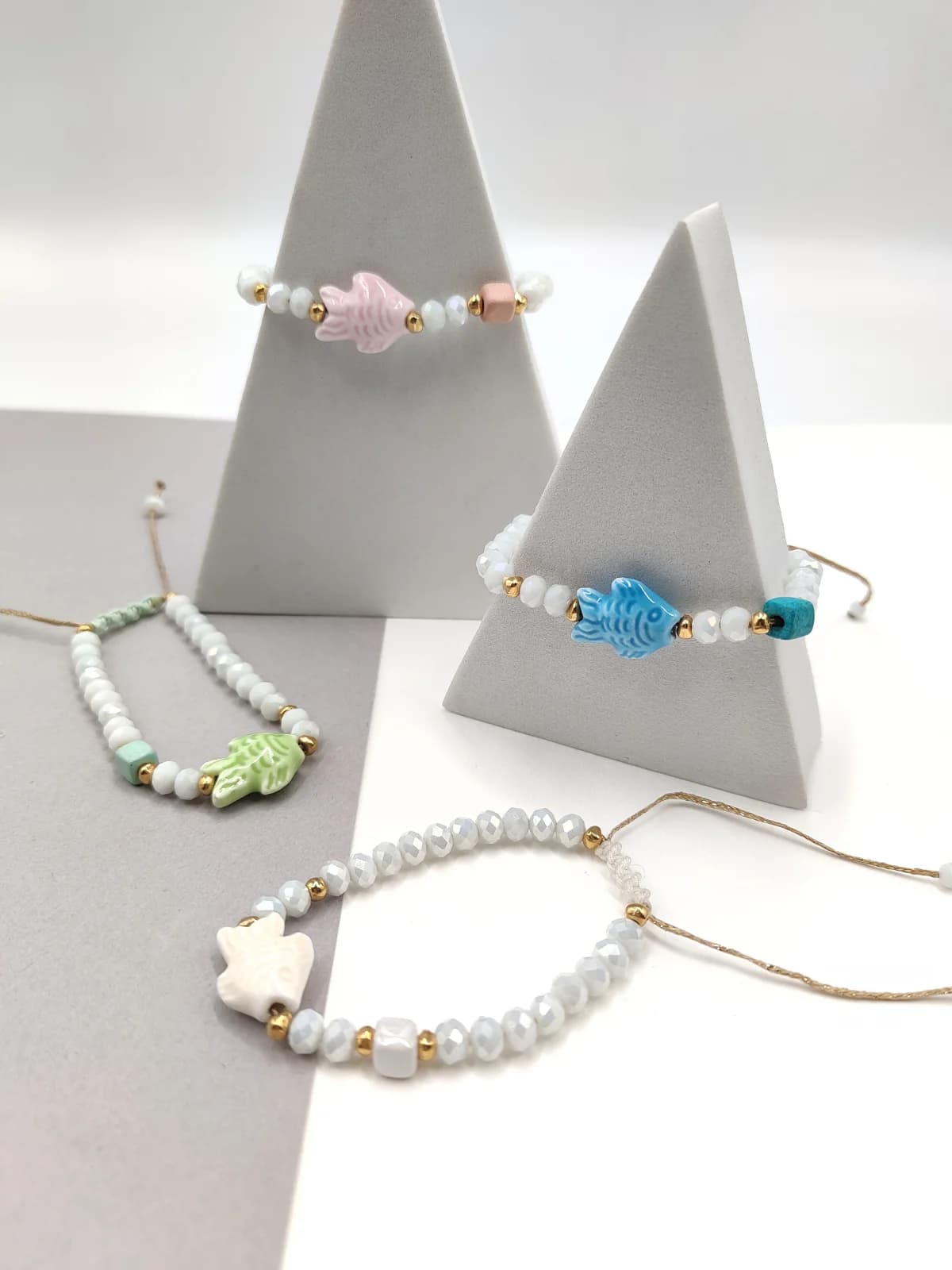 Bracelet with Crystals and Ceramic Fish by Magis Handmade Jewels