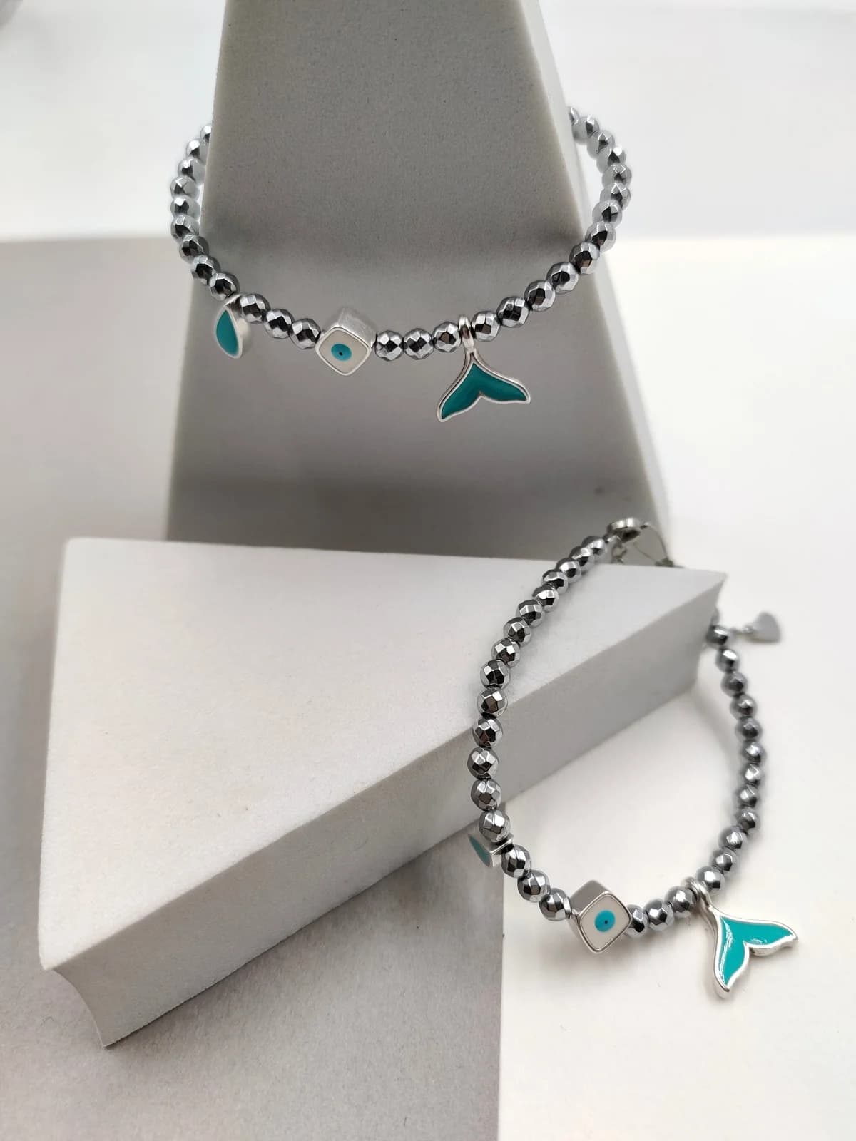Bracelet with Hematite Beads and Silver-Plated Enamel Details by Magis Handmade Jewels