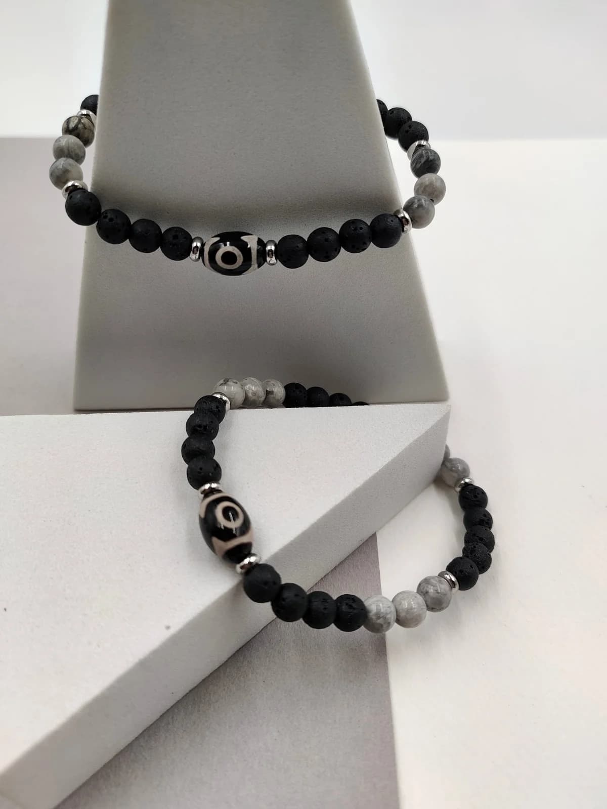 Men's Stretch Bracelet with Agate and Lava by Magis Handmade Jewels