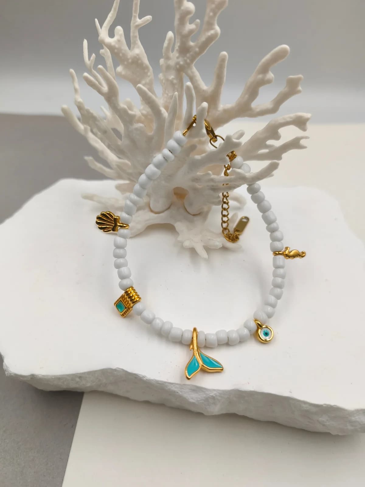 Bracelet with Glass Beads and Gold-Plated Details by Magis Handmade Jewels