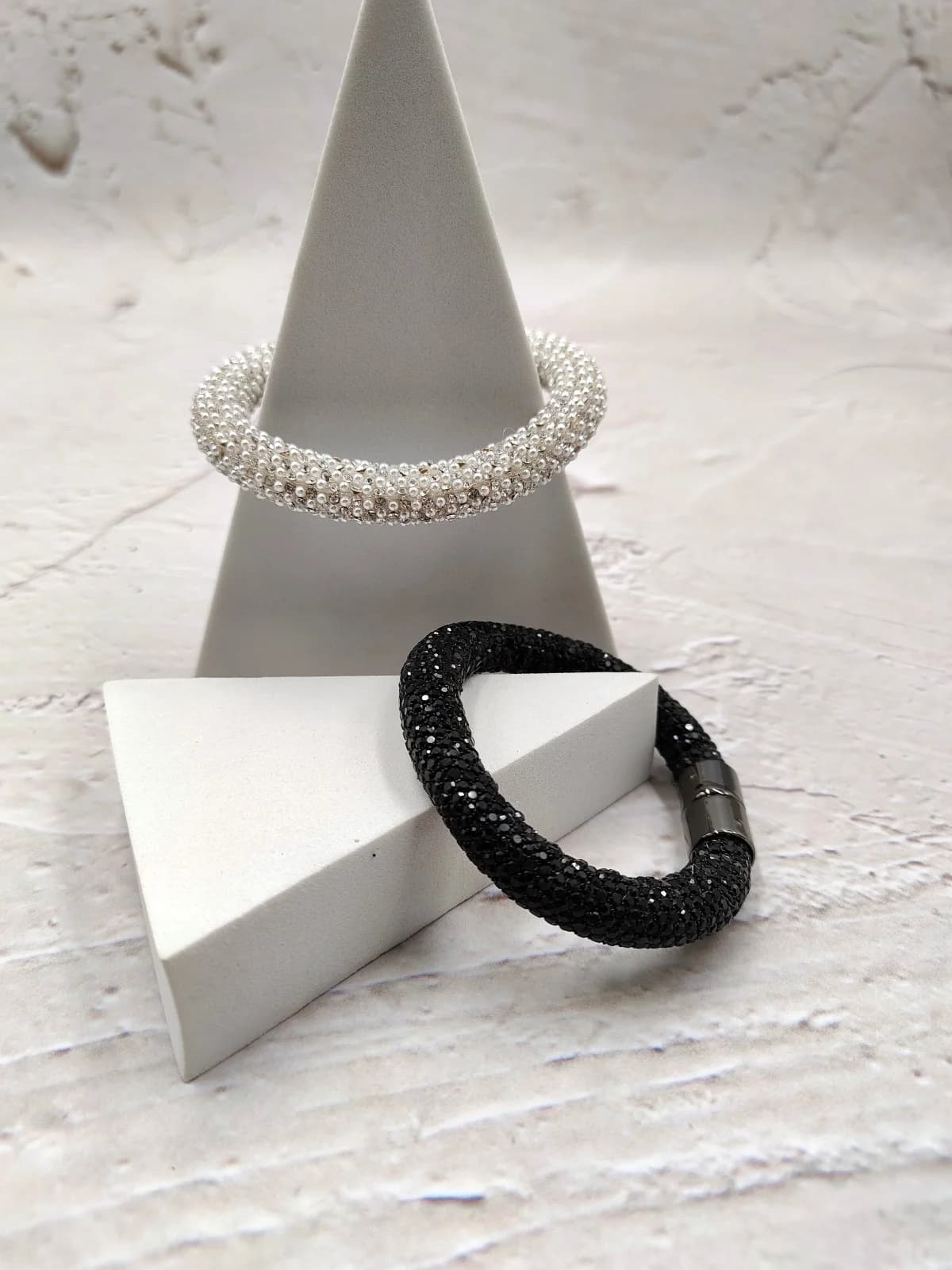 Bracelet with Rhinestones and Pearls by Magis Handmade Jewels