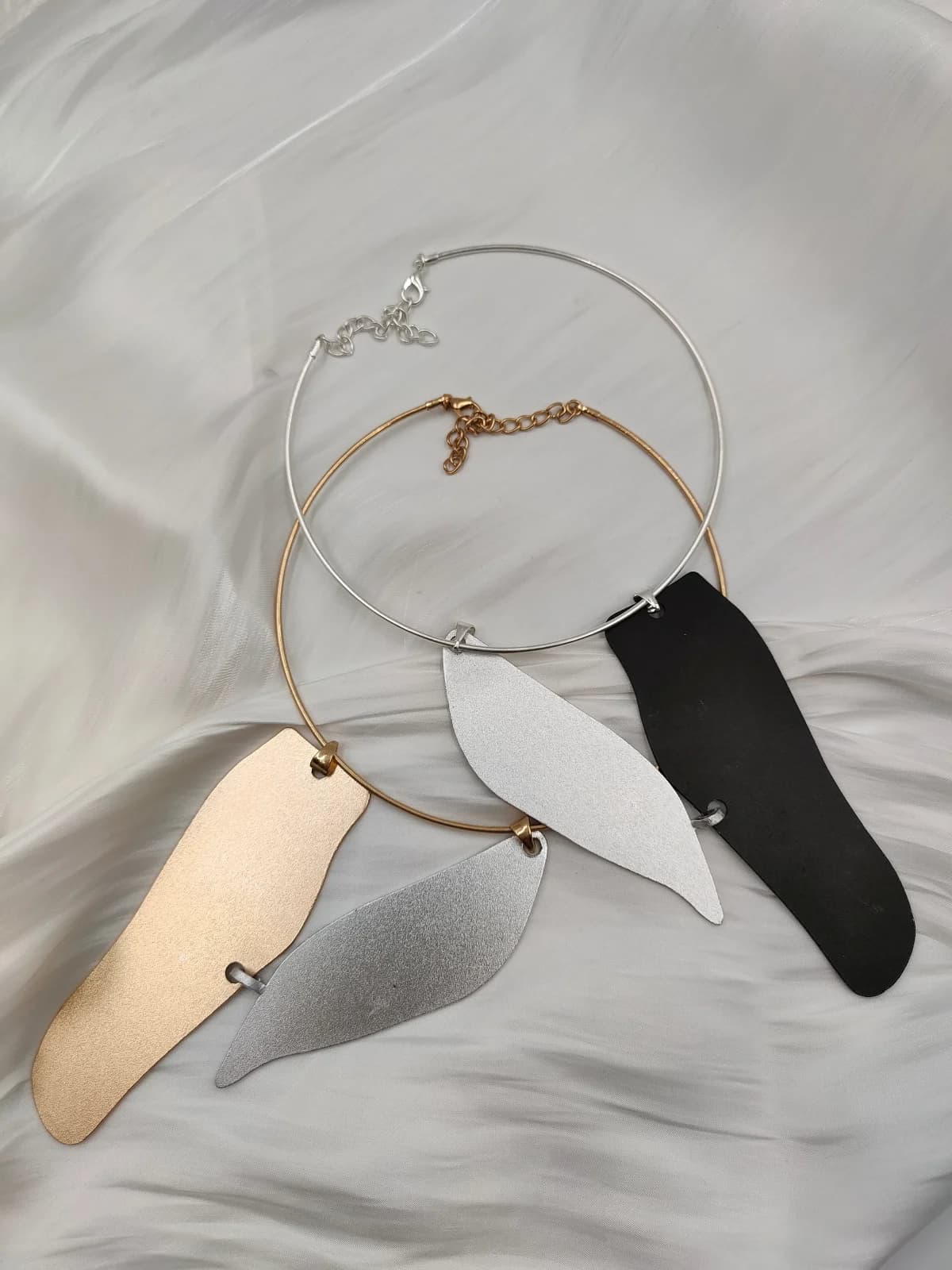 Choker Necklace with Brass Irregular Shapes by Magis Handmade Jewels