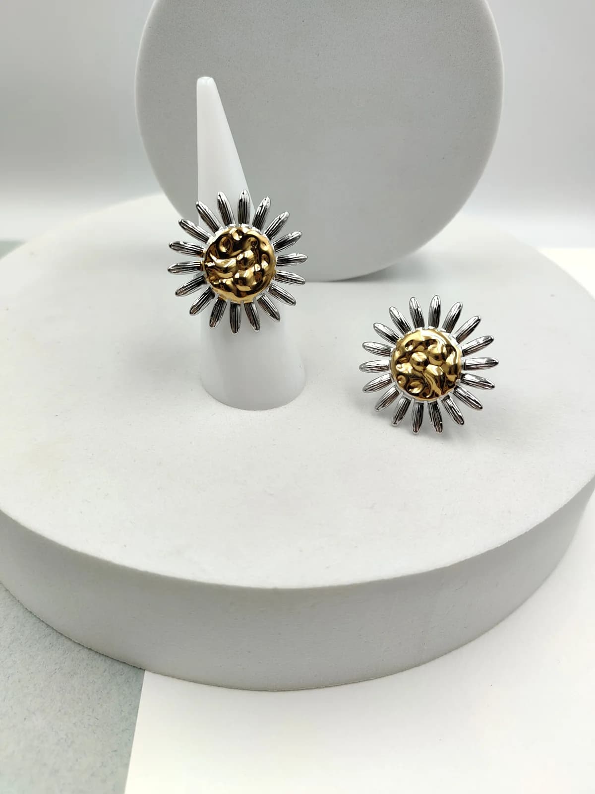 Stainless Steel Ring with Two-Tone Flower by Magis Handmade Jewels