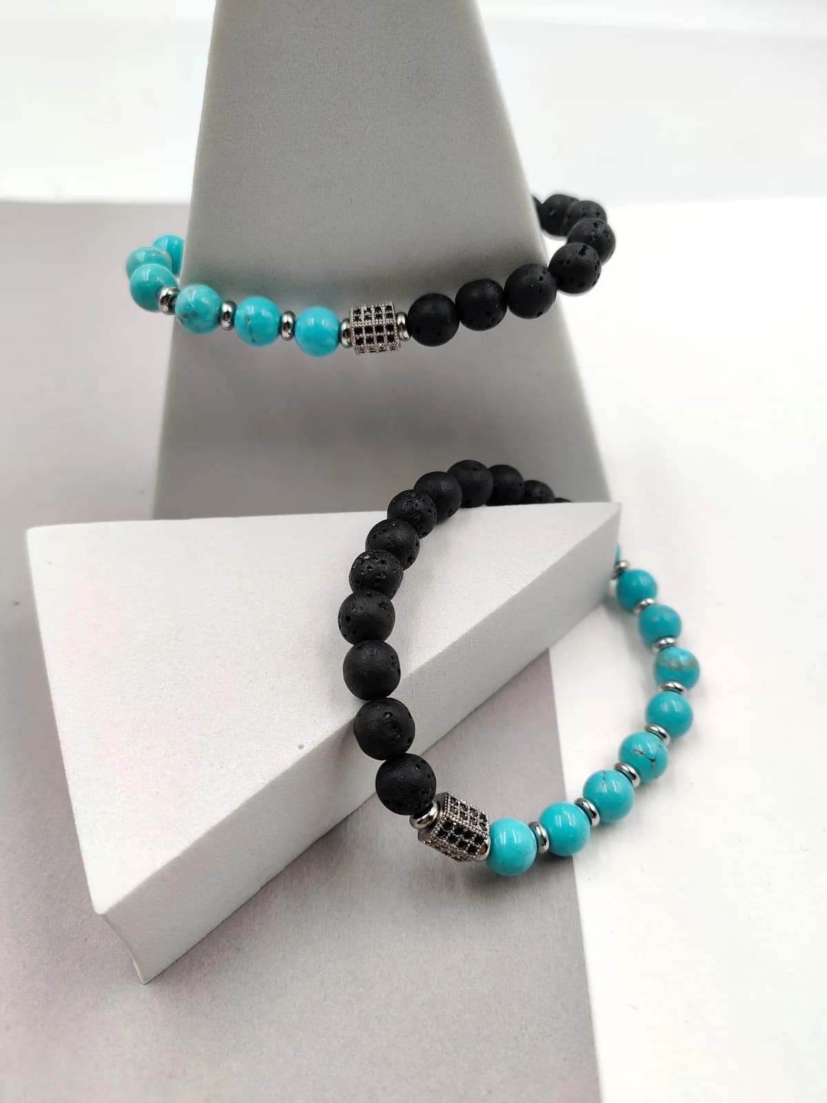 Men's Stretch Bracelet with Howlite and Zircon by Magis Handmade Jewels