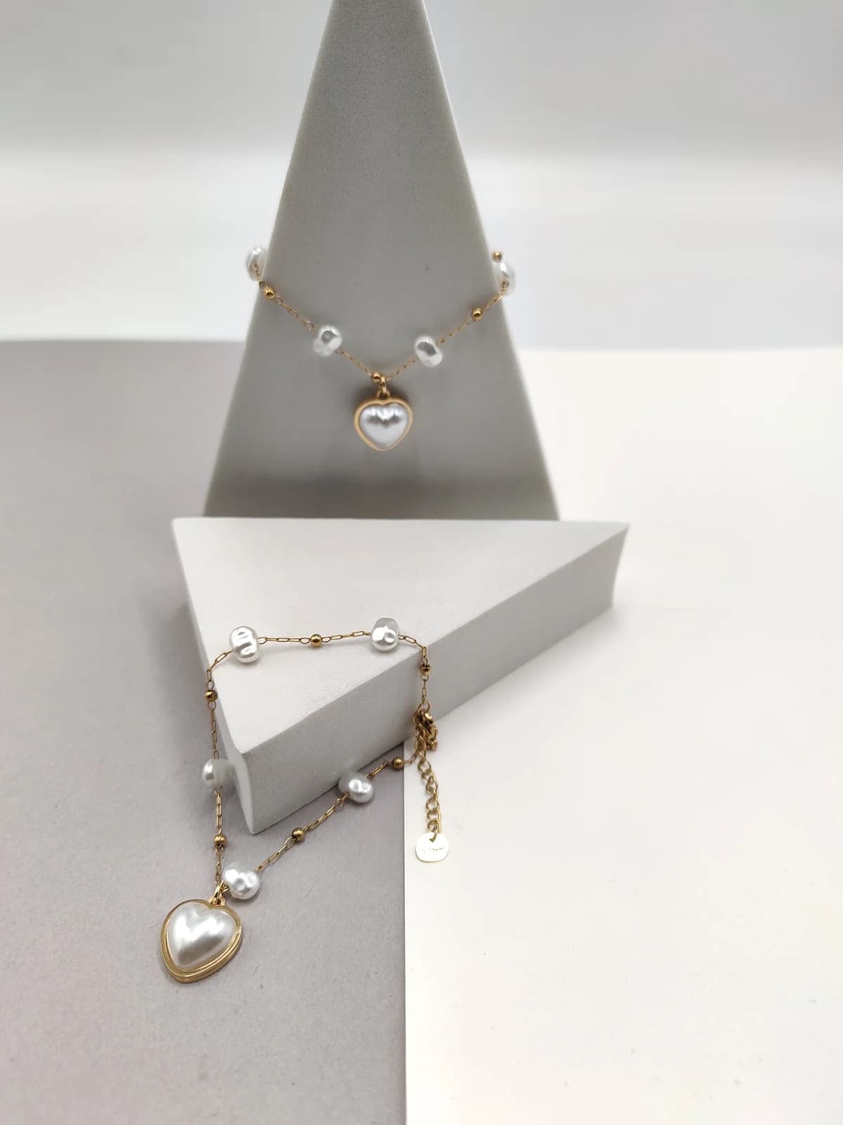Stainless Steel Bracelet with Acrylic Pearls and Heart by Magis Handmade Jewels