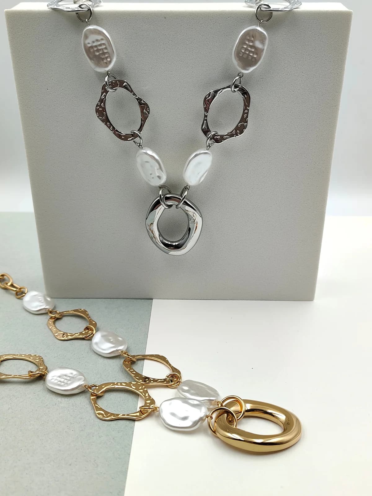 Stainless Steel Necklace with Hammered Hoops and Acrylic Pearls by Magis Handmade Jewels