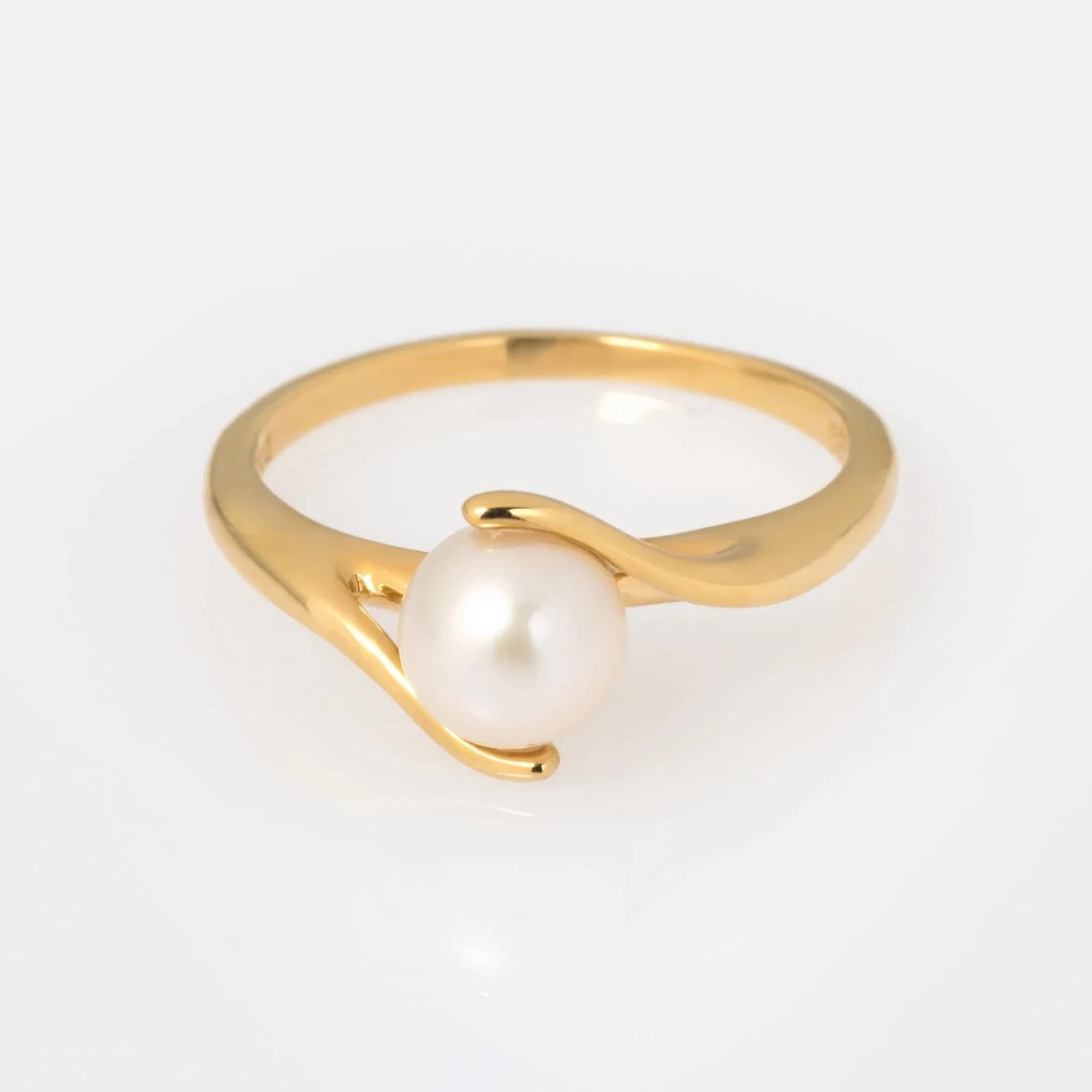 Single Pearl Ring — Rings from AntEva Crafts