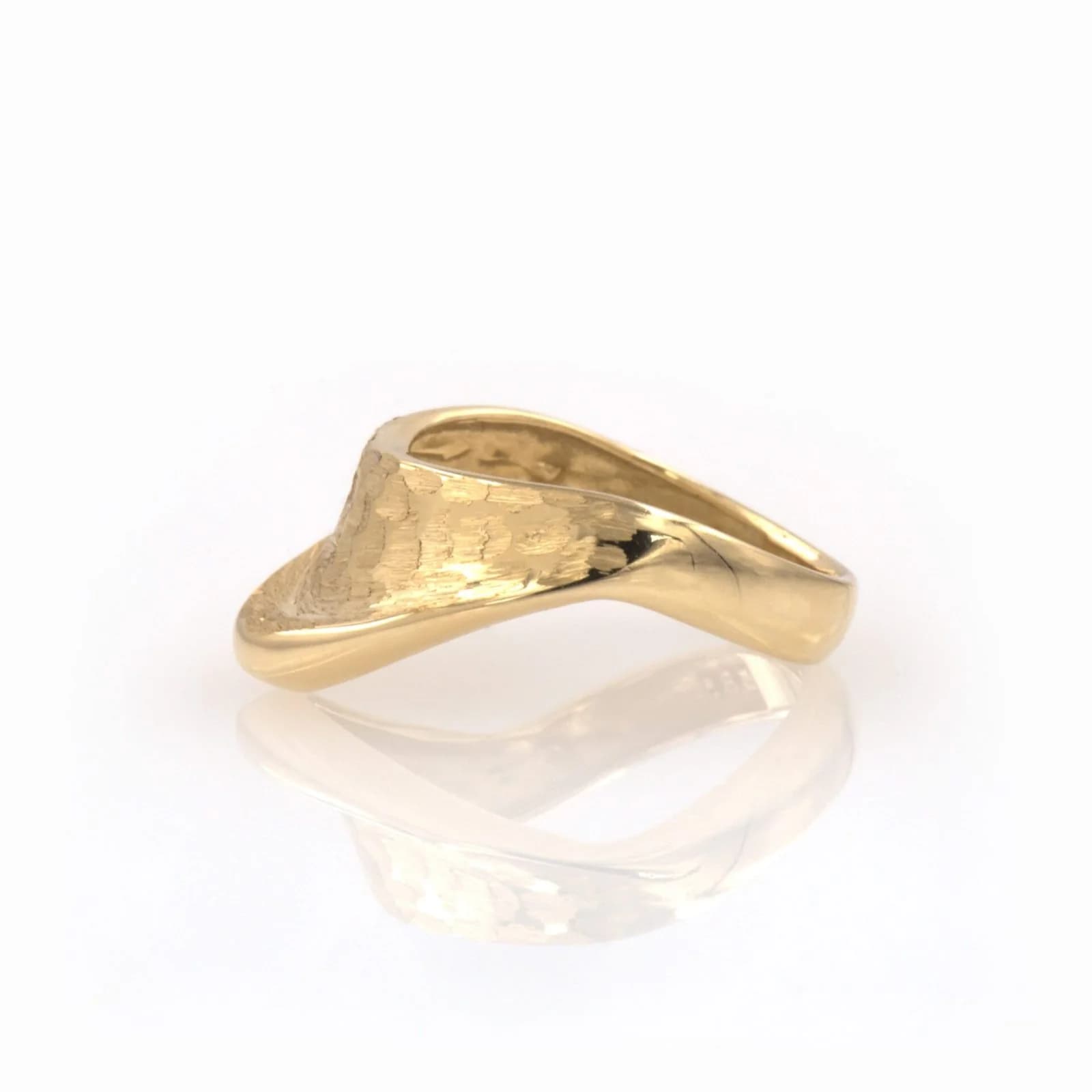 Hammered Signet Ring β Rings from AntEva Crafts