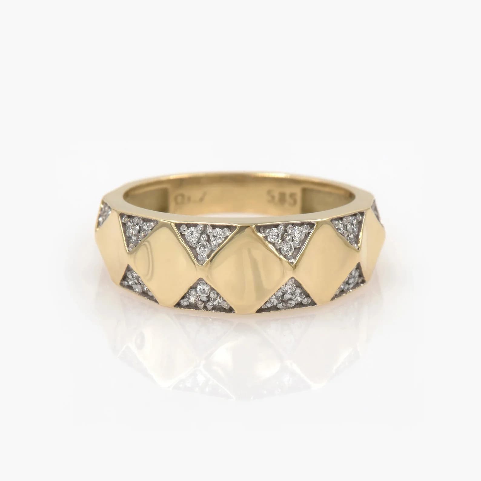 Triangle Statement Ring β Rings from AntEva Crafts