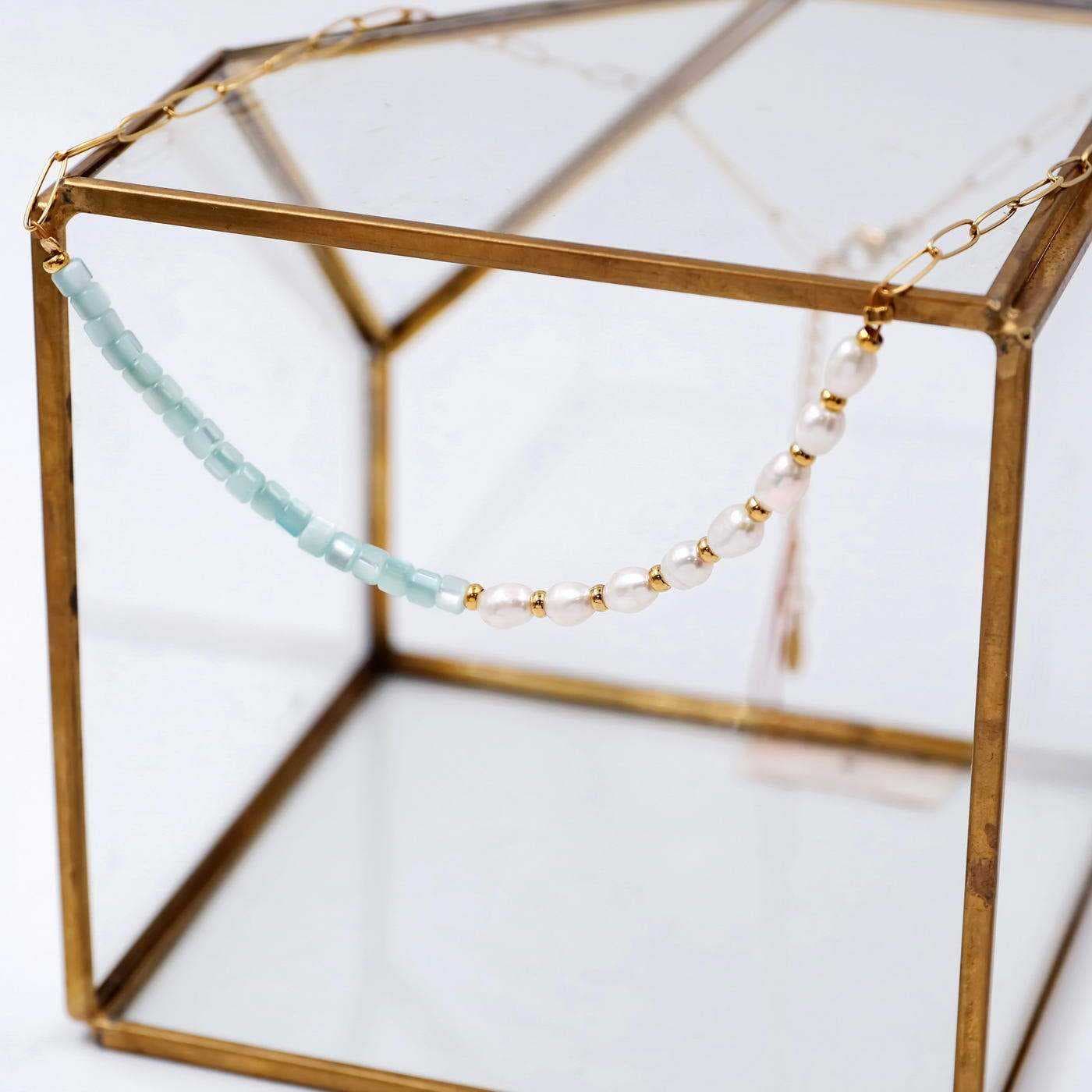 Short necklace Mother of pearl — Necklaces from Toolittle