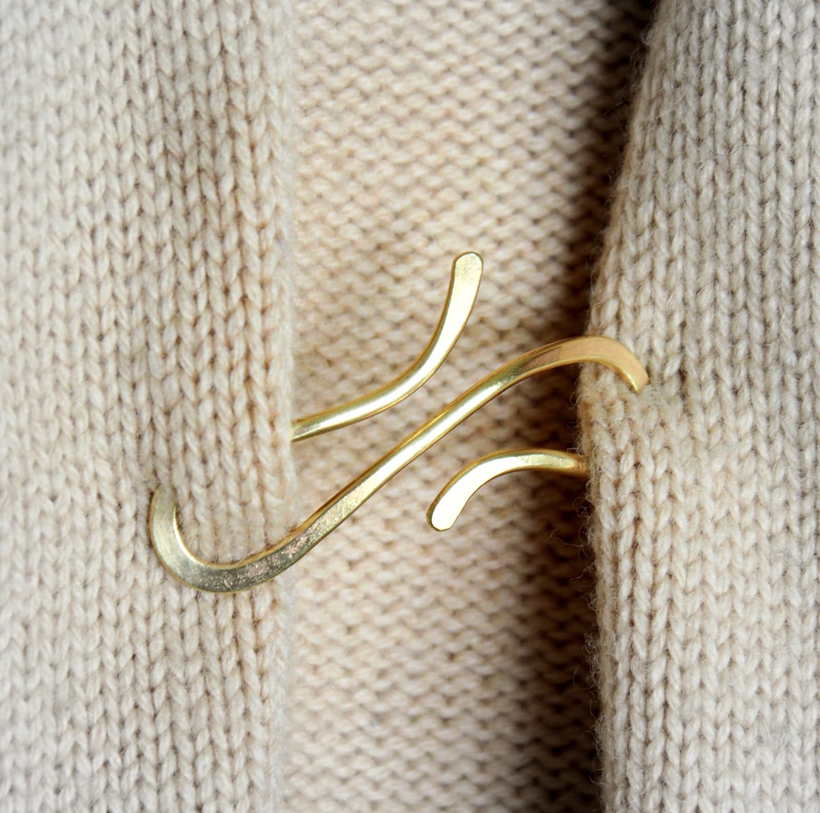 Brass Wire Cardigan clip