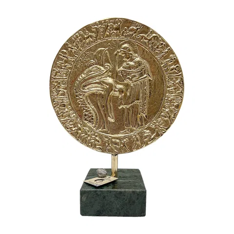 Decorative Plate with Athena and Erichthonius – 21 cm – Gold