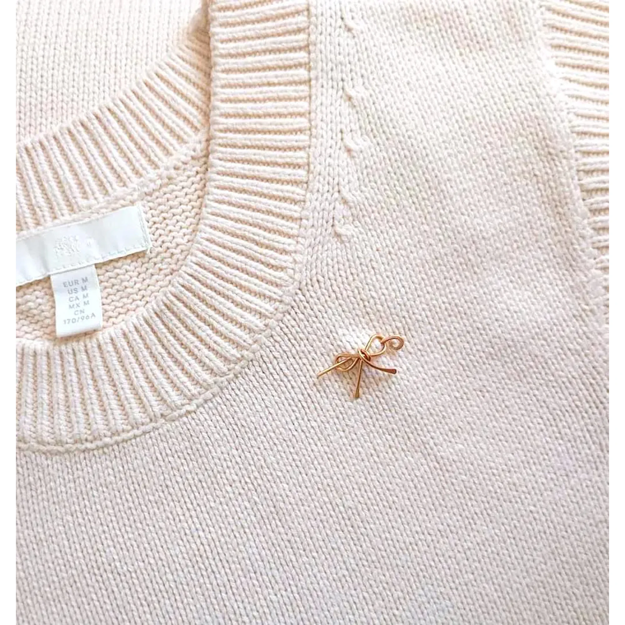 Tiny Gold Bow Pin, Mini Bow Brooch, Gold Plated Sweater Pin, Small Lapel Pin, Cardigan Pin, Minimalist Brooch, Gift for Her