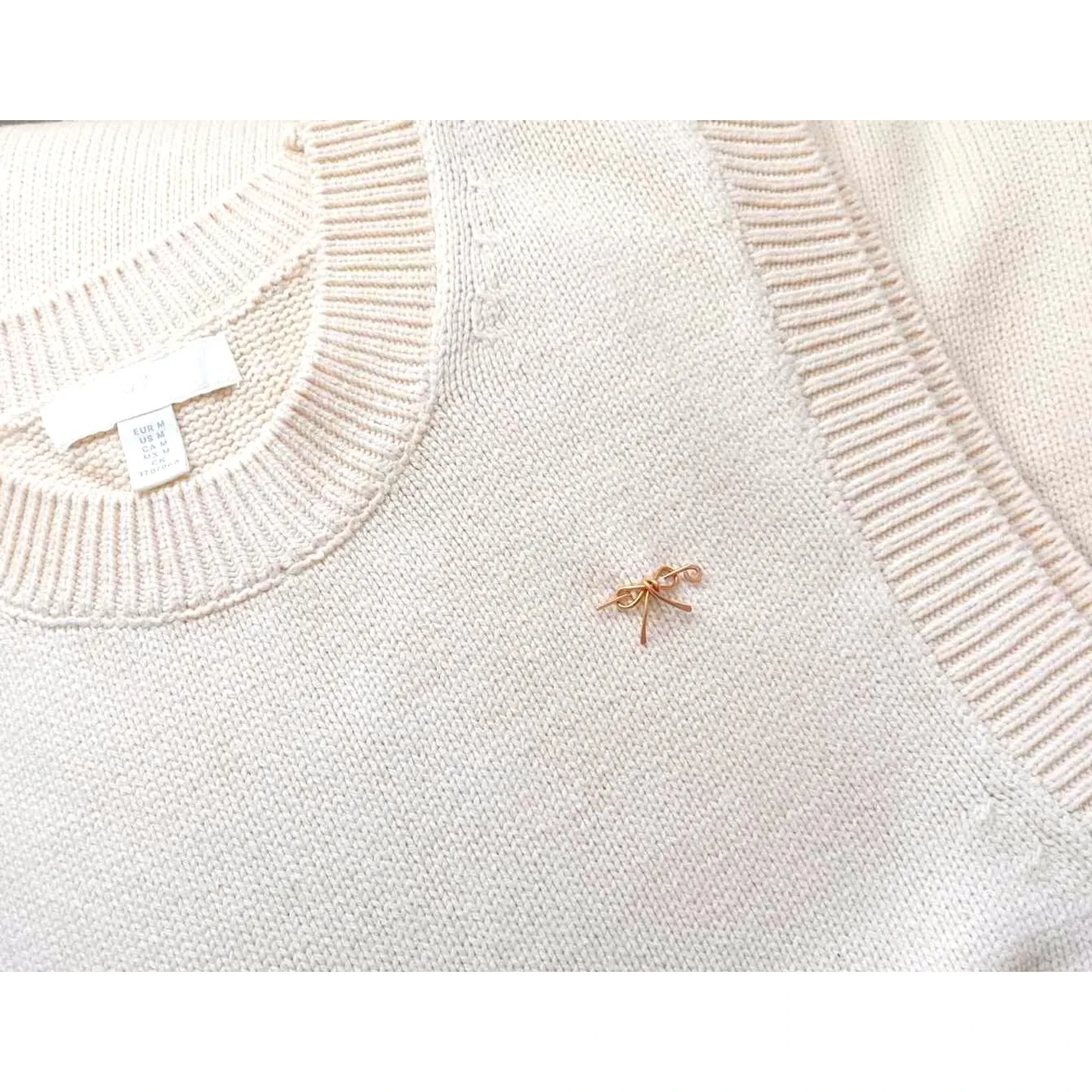 Tiny Gold Bow Pin, Mini Bow Brooch, Gold Plated Sweater Pin, Small Lapel Pin, Cardigan Pin, Minimalist Brooch, Gift for Her