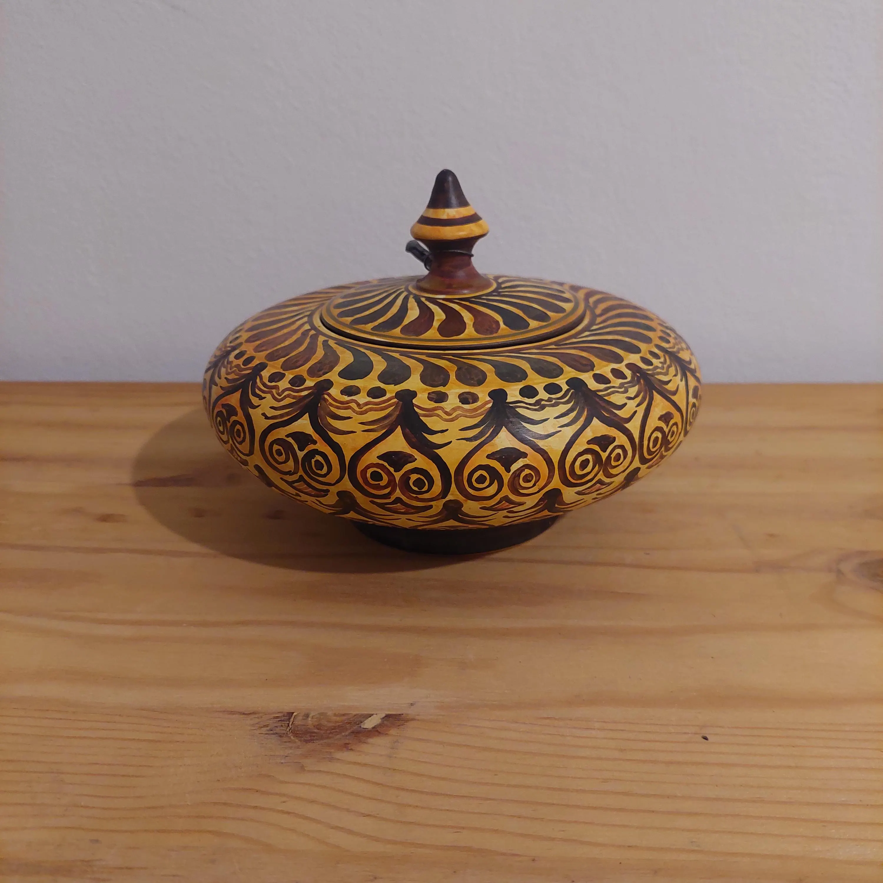 Hand-Painted Greek Ceramic Jewelry Box: Minoan Floral Trinket Jar — additional product image 5 from DadArt