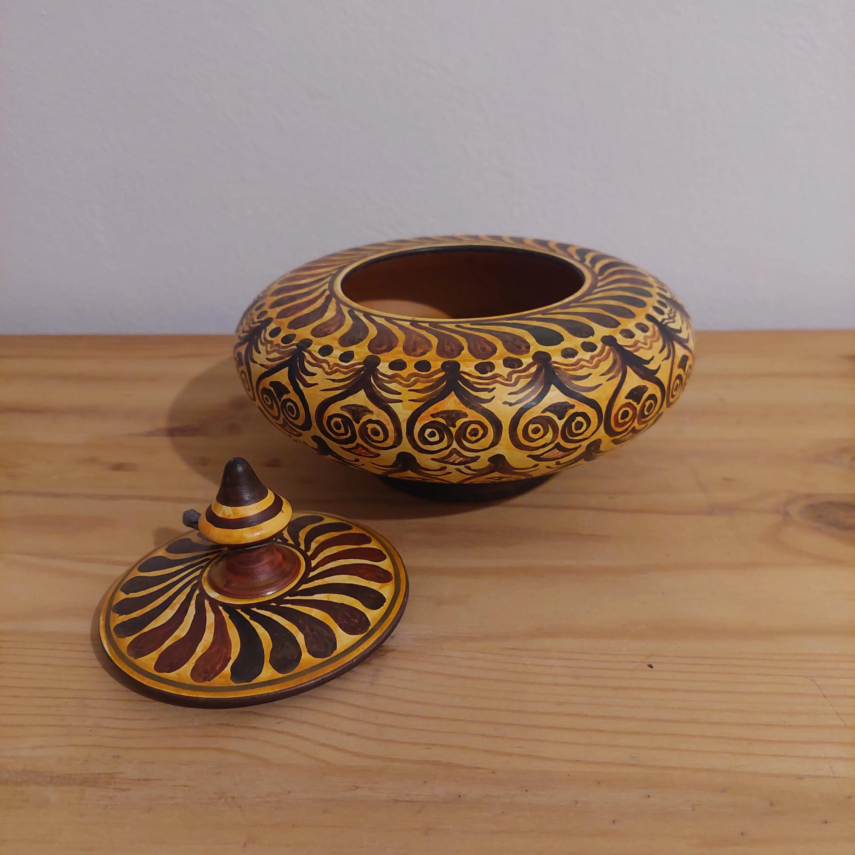Hand-Painted Greek Ceramic Jewelry Box: Minoan Floral Trinket Jar — additional product image 6 from DadArt