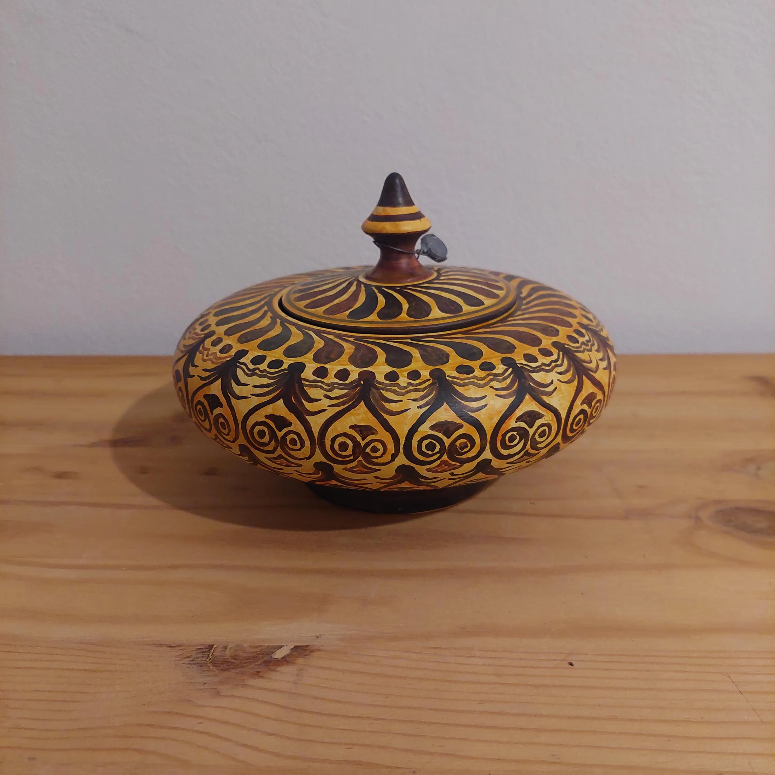 Hand-Painted Greek Ceramic Jewelry Box: Minoan Floral Trinket Jar — additional product image 4 from DadArt
