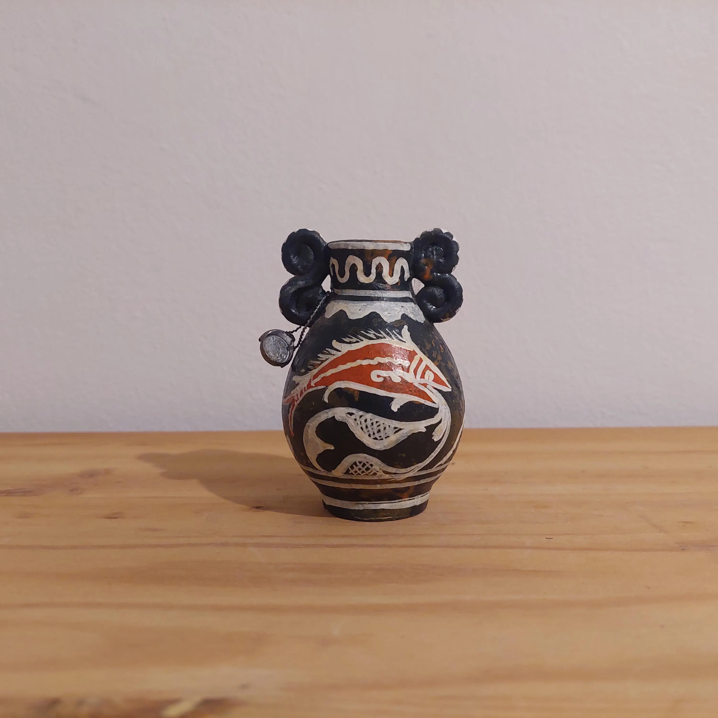 Hand-Painted Minoan Fish Vase: Aegean Ceramic Amphora — additional product image 2 from DadArt