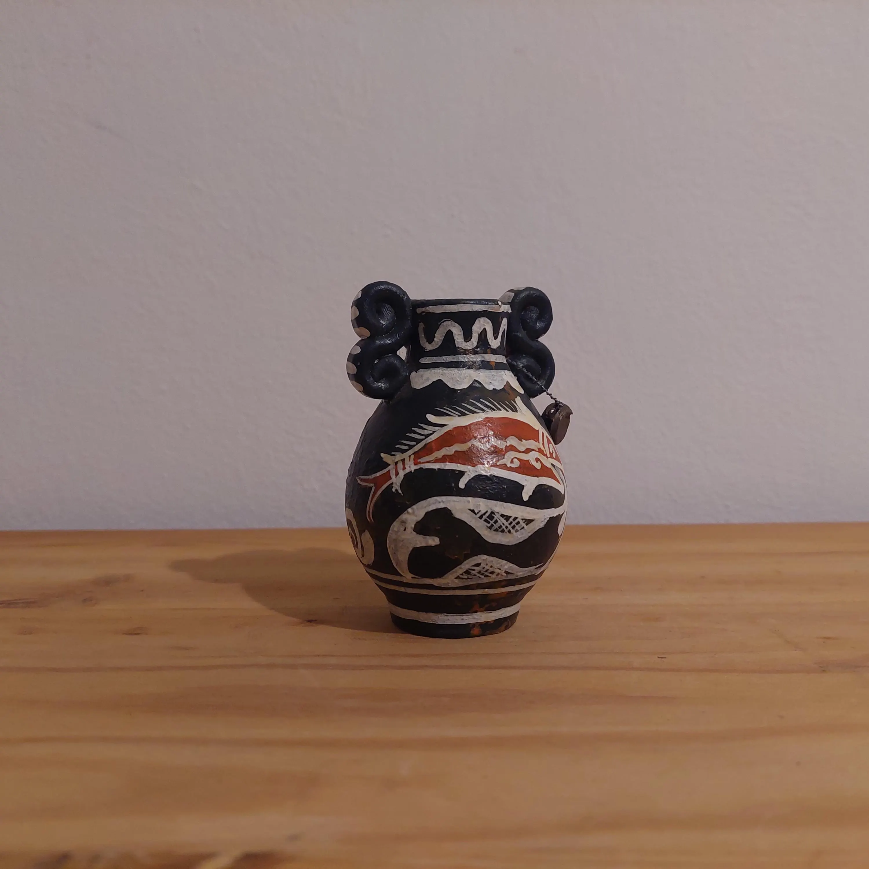 Hand-Painted Minoan Fish Vase: Aegean Ceramic Amphora — additional product image 4 from DadArt