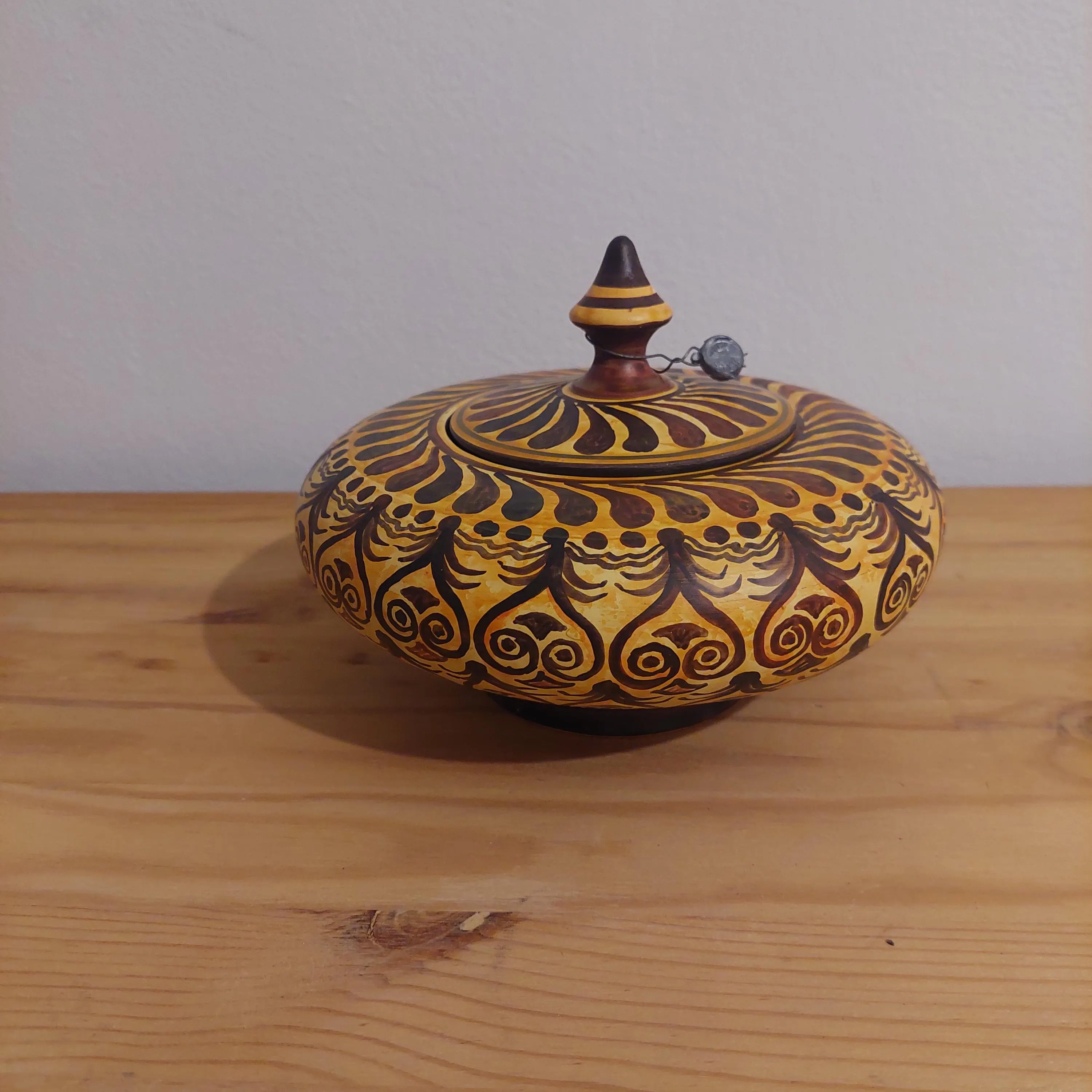 Hand-Painted Greek Ceramic Jewelry Box: Minoan Floral Trinket Jar — additional product image 3 from DadArt